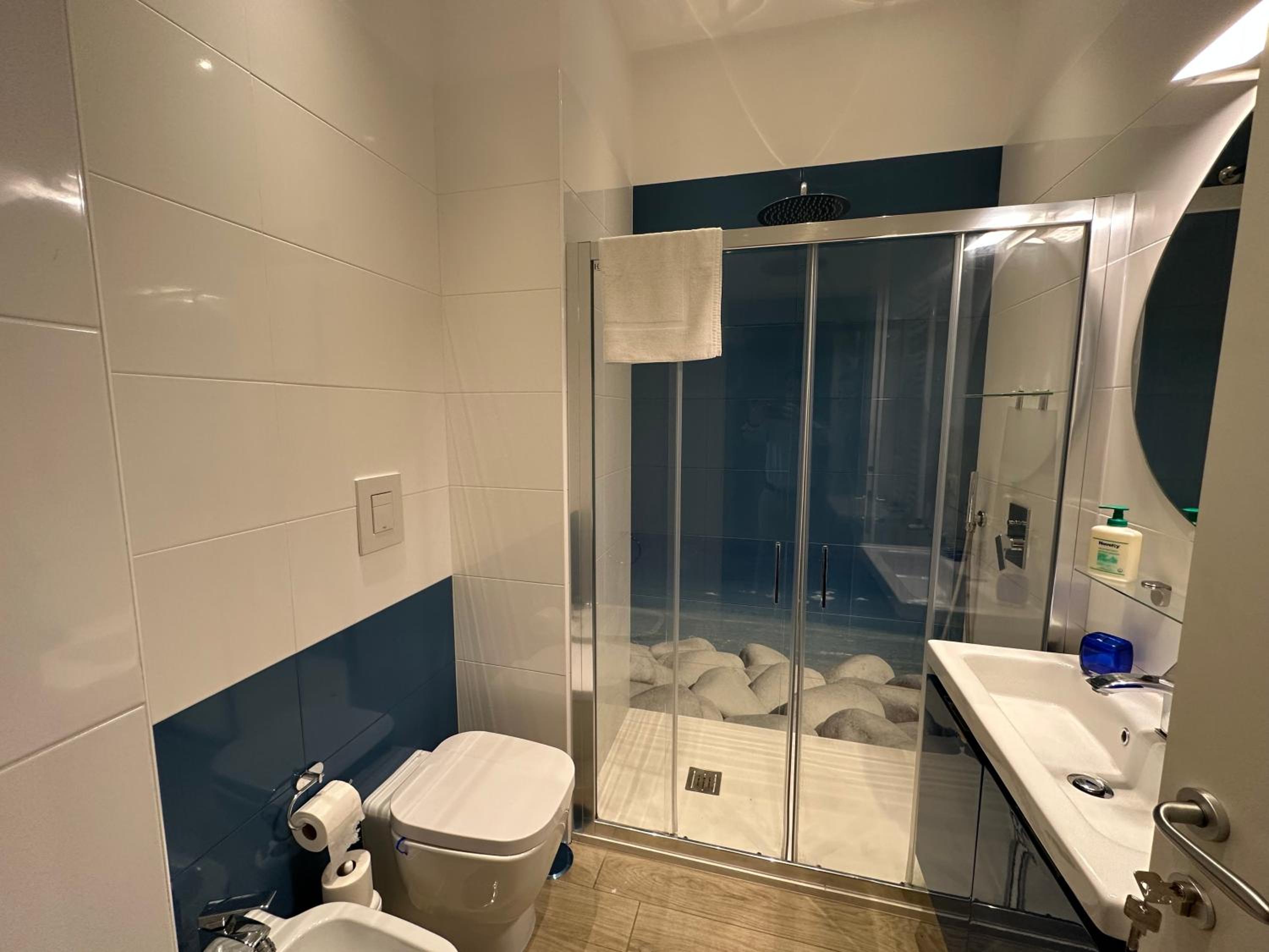 Domus Luca - Central Rooms in the Heart of Naples