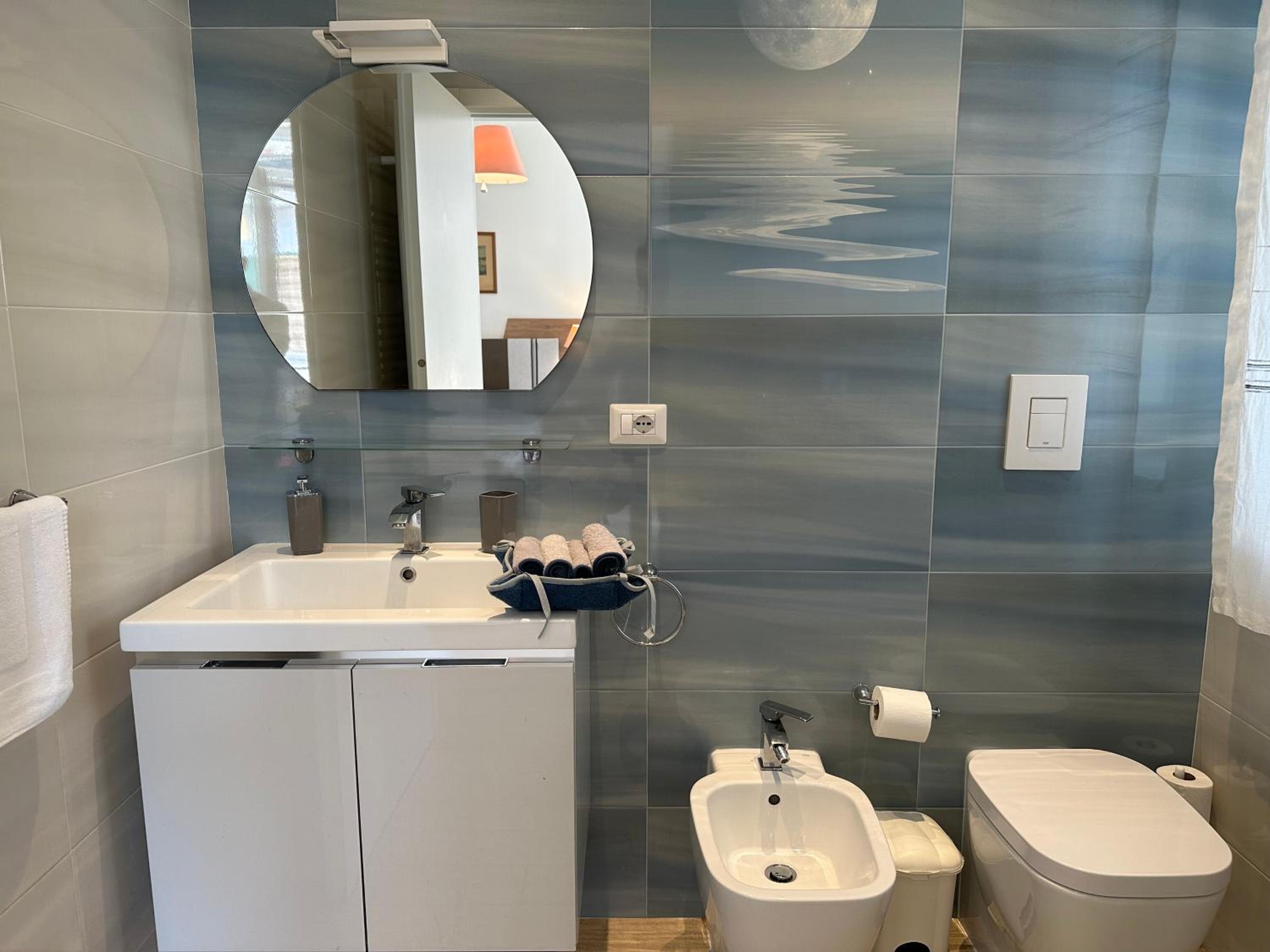 Domus Luca - Central Rooms in the Heart of Naples