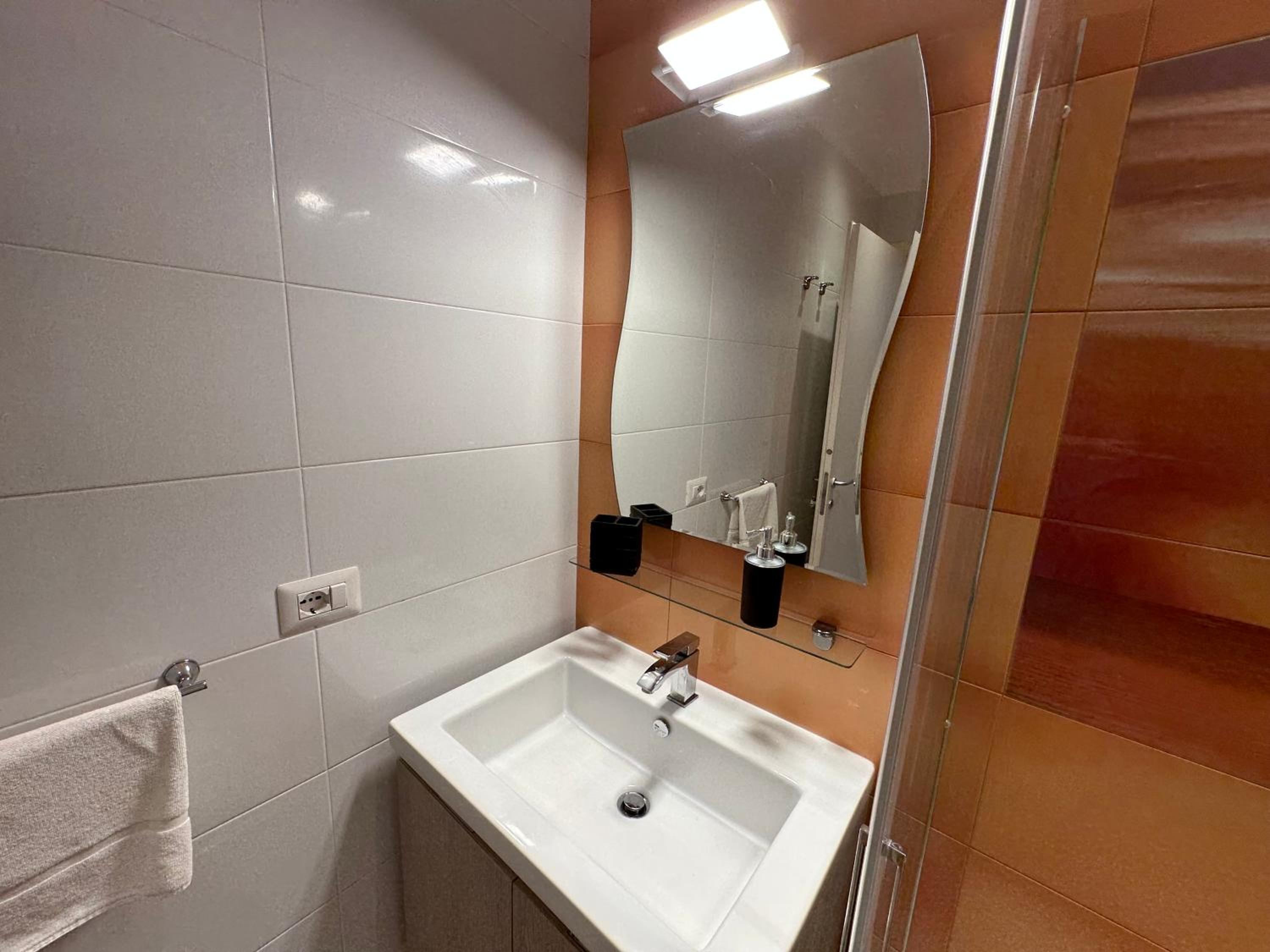 Domus Luca - Central Rooms in the Heart of Naples