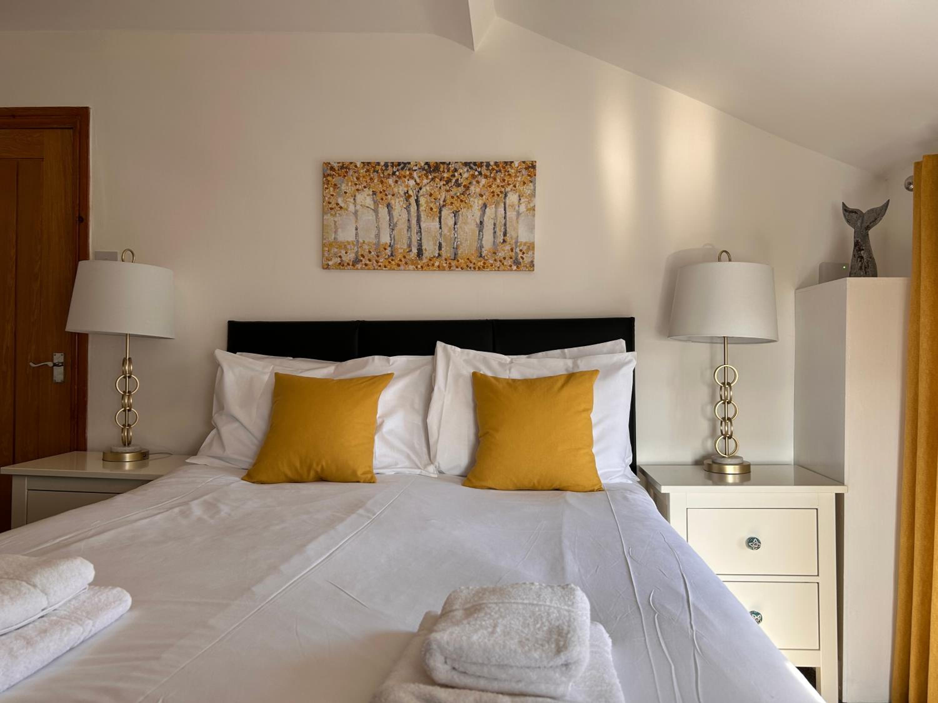 Orme Rise 1 - The Penthouse Suite view 3