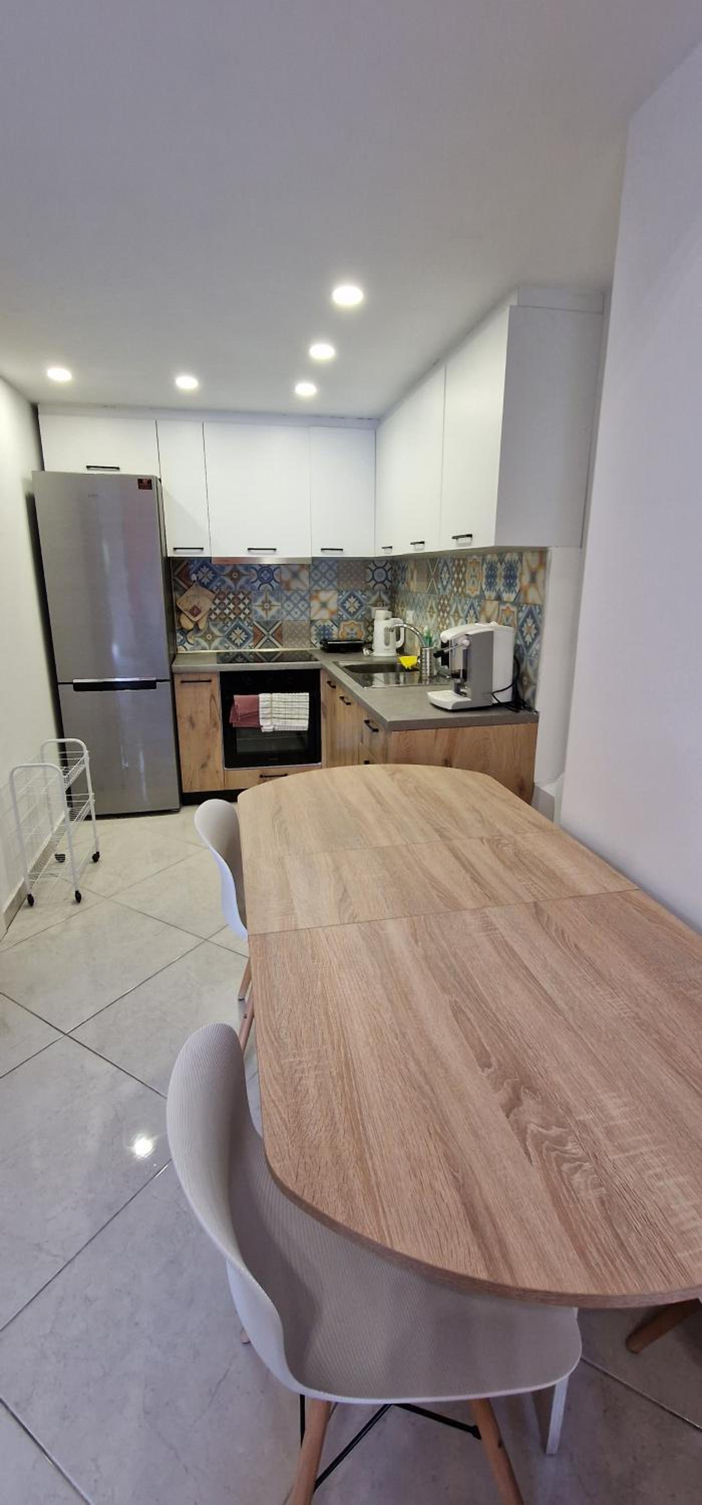 Lovely duplex apartment with patio, 100m from the beach!
