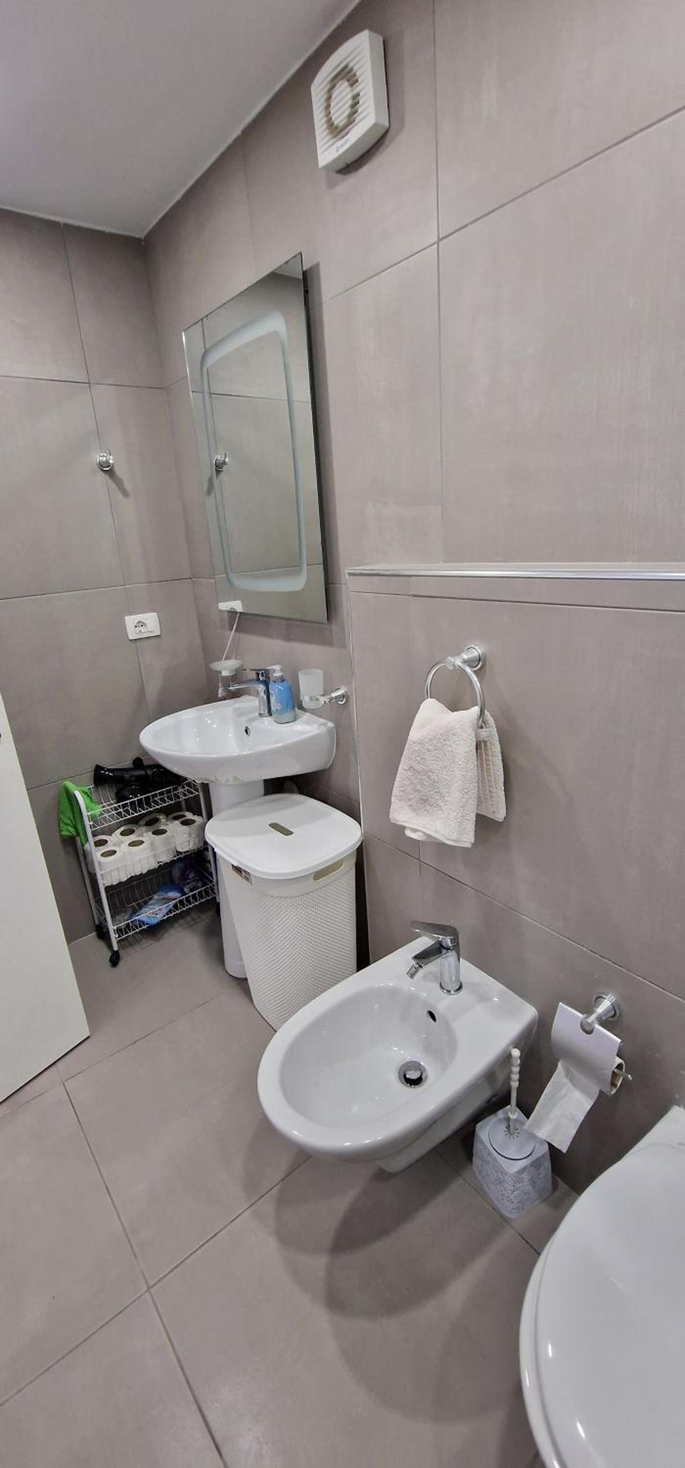 Lovely duplex apartment with patio, 100m from the beach!