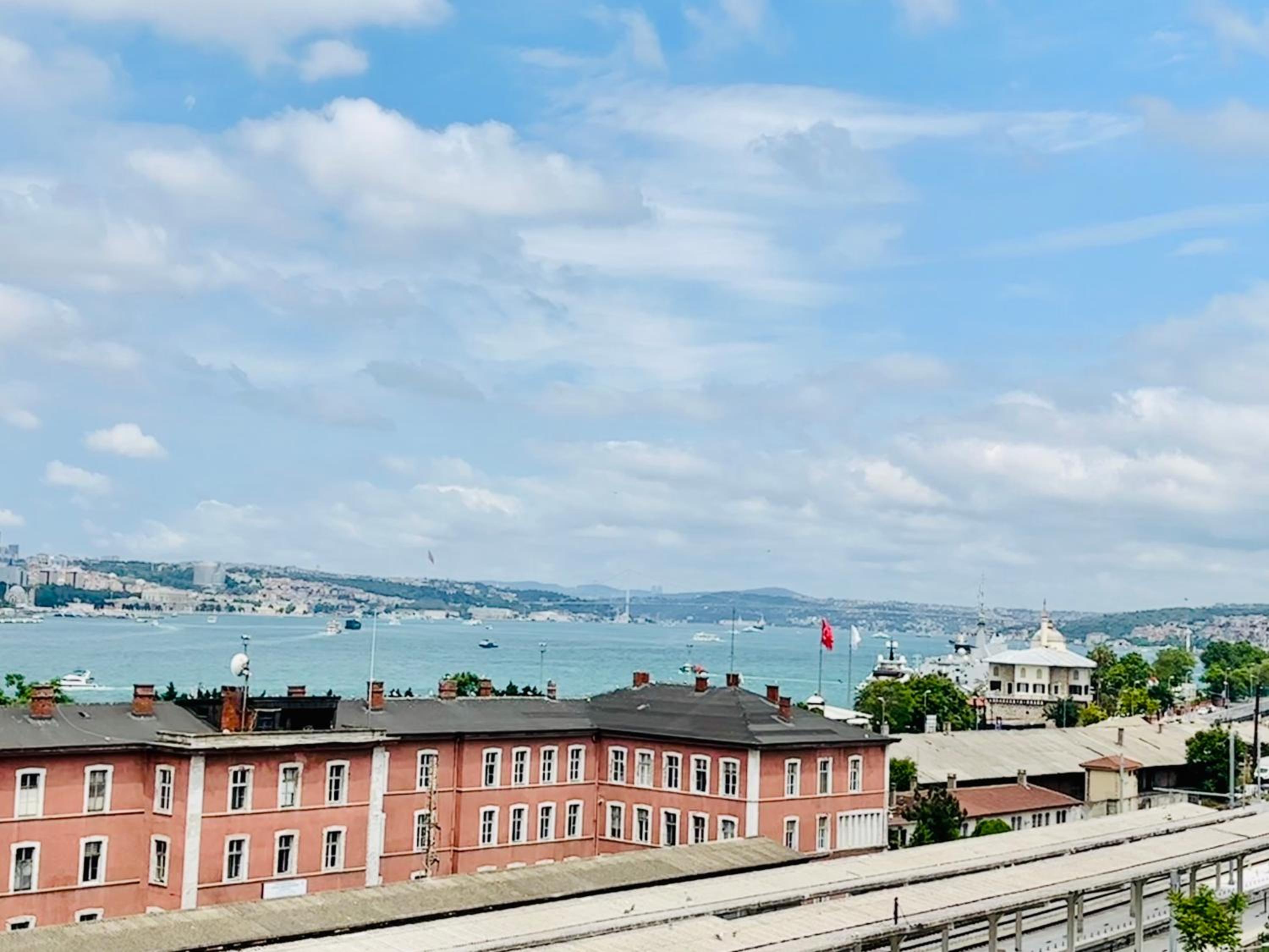 Crowned Plus Otel - Image 43