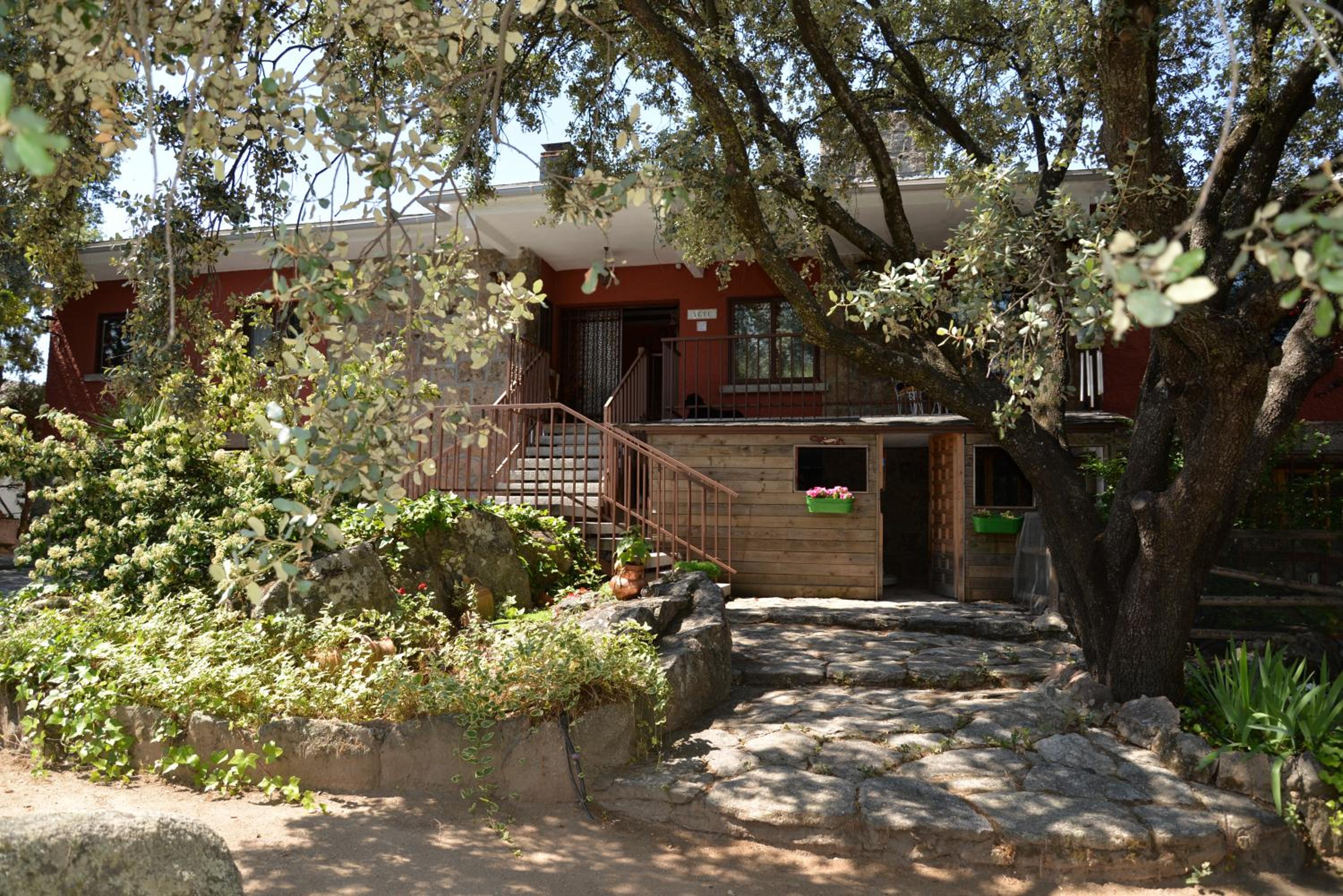 Hotel LA CASA DE GALAPAGAR ALOJAMIENTO SIETE PICOS