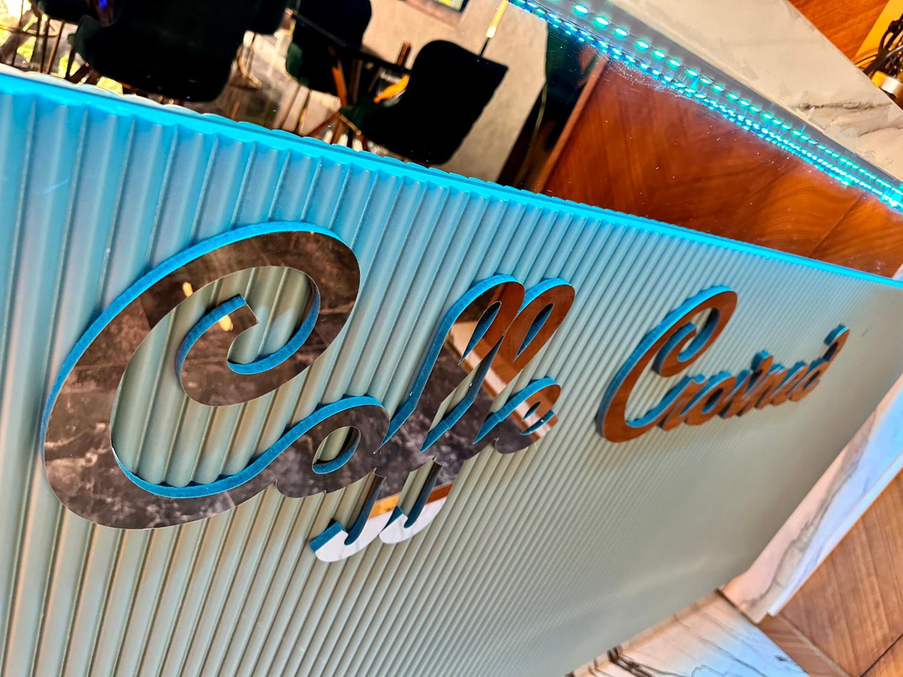 Crowned Plus Otel - Image 8