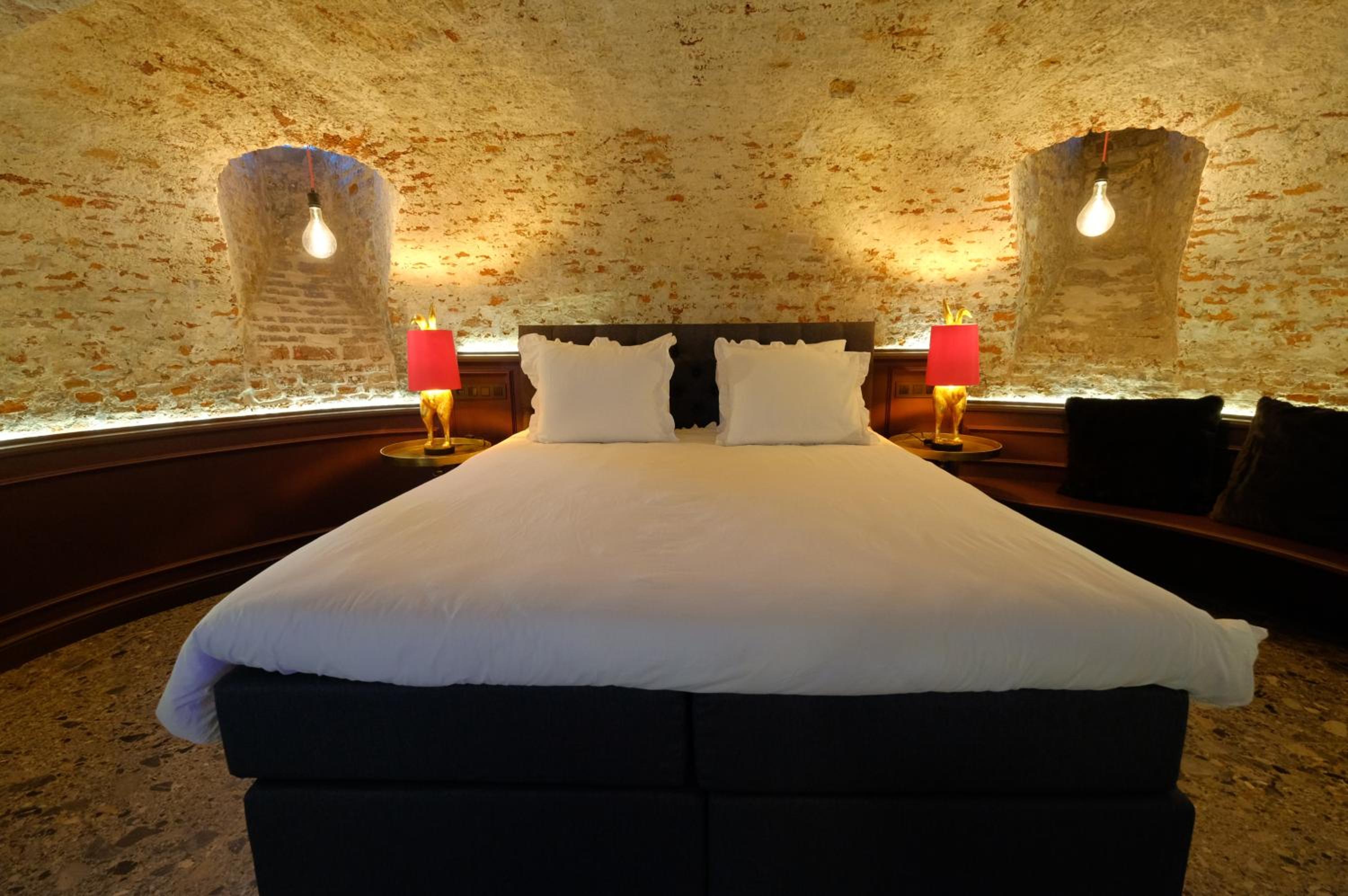 Secret Jacuzzi Mons - Parking privé gratuit