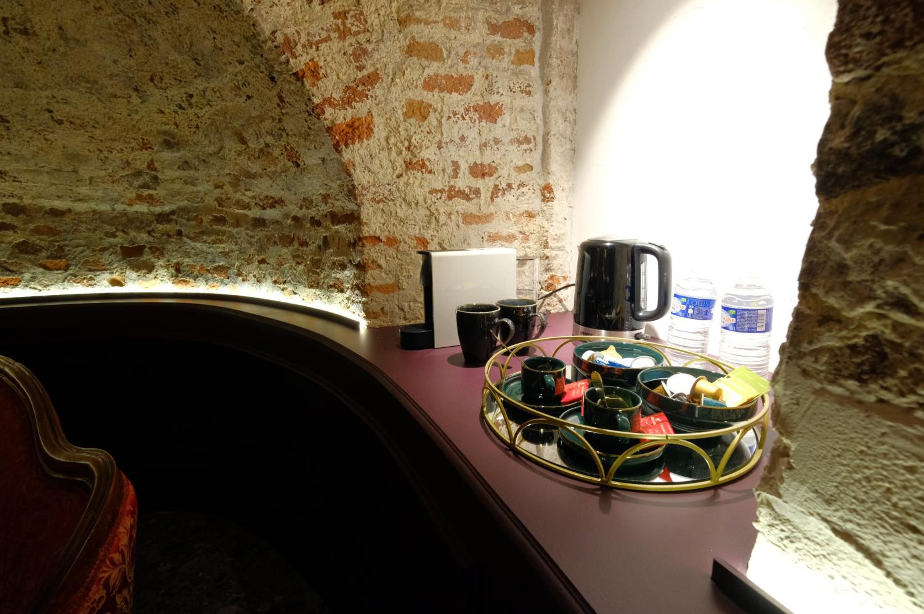 Secret Jacuzzi Mons - Parking privé gratuit
