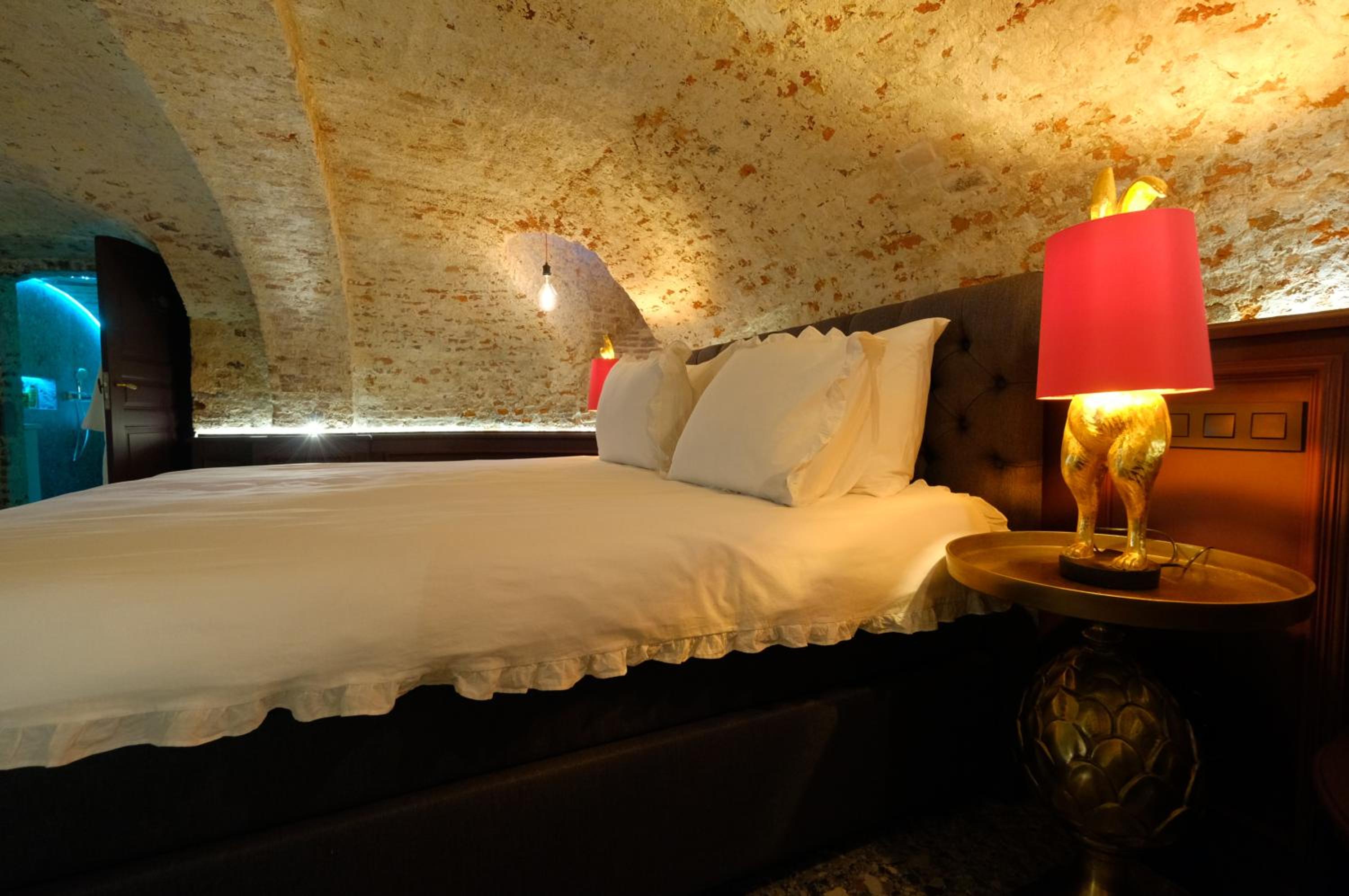 Secret Jacuzzi Mons - Parking privé gratuit