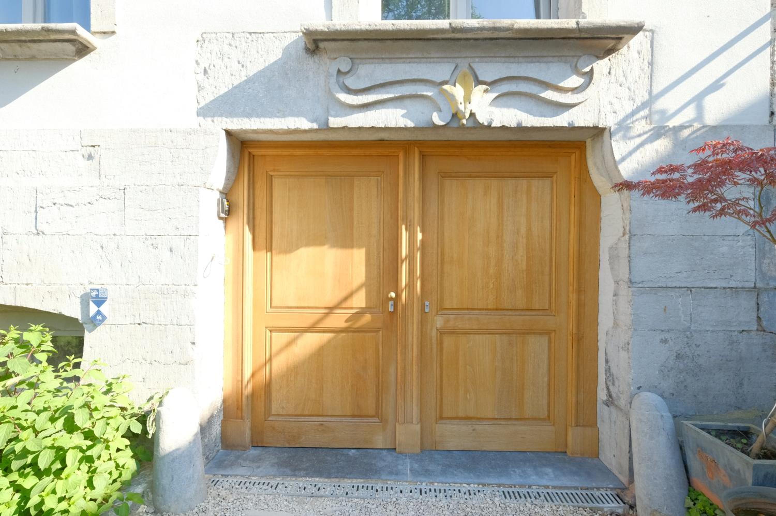 Secret Jacuzzi Mons - Parking privé gratuit