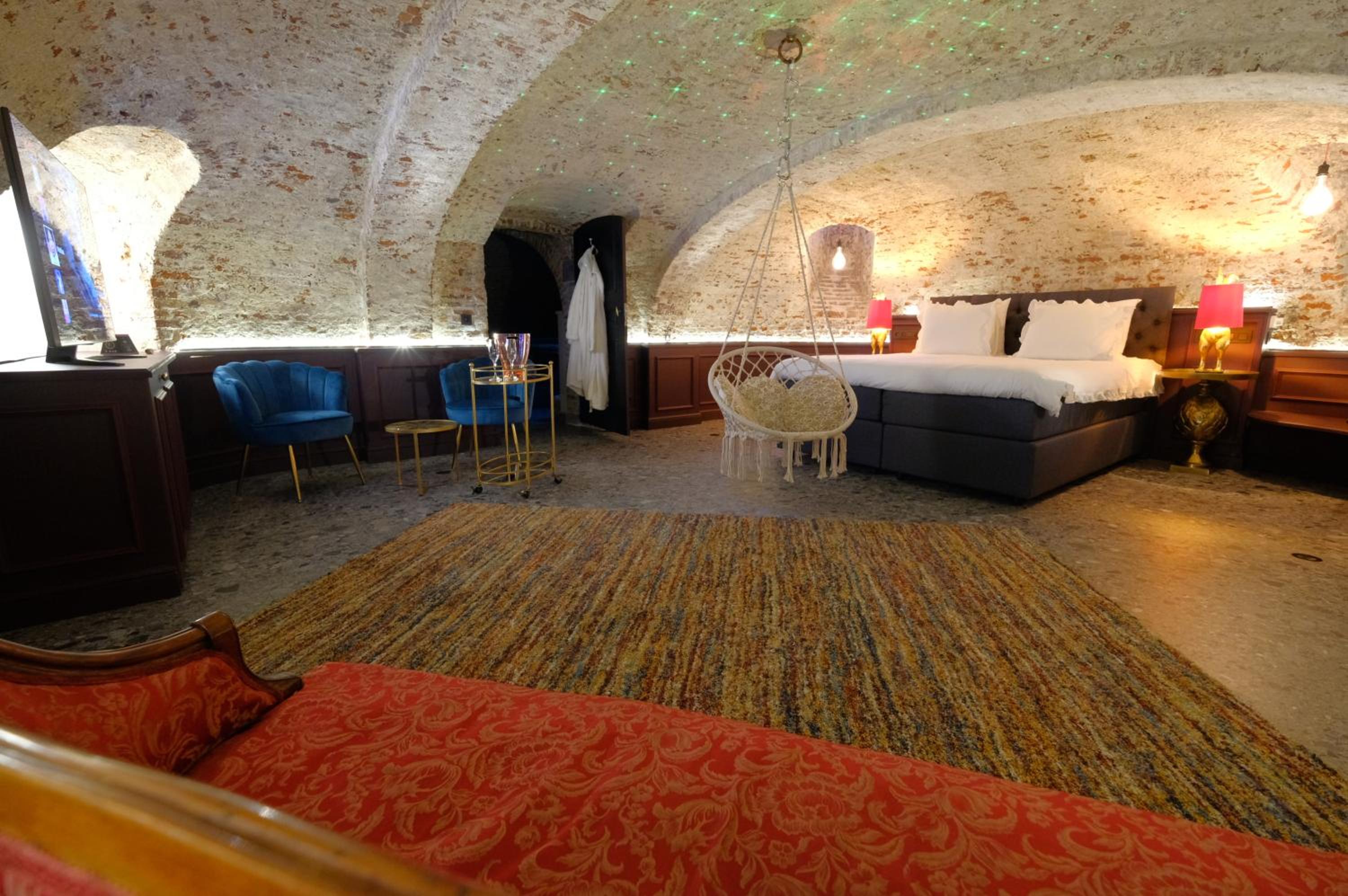 Secret Jacuzzi Mons - Parking privé gratuit
