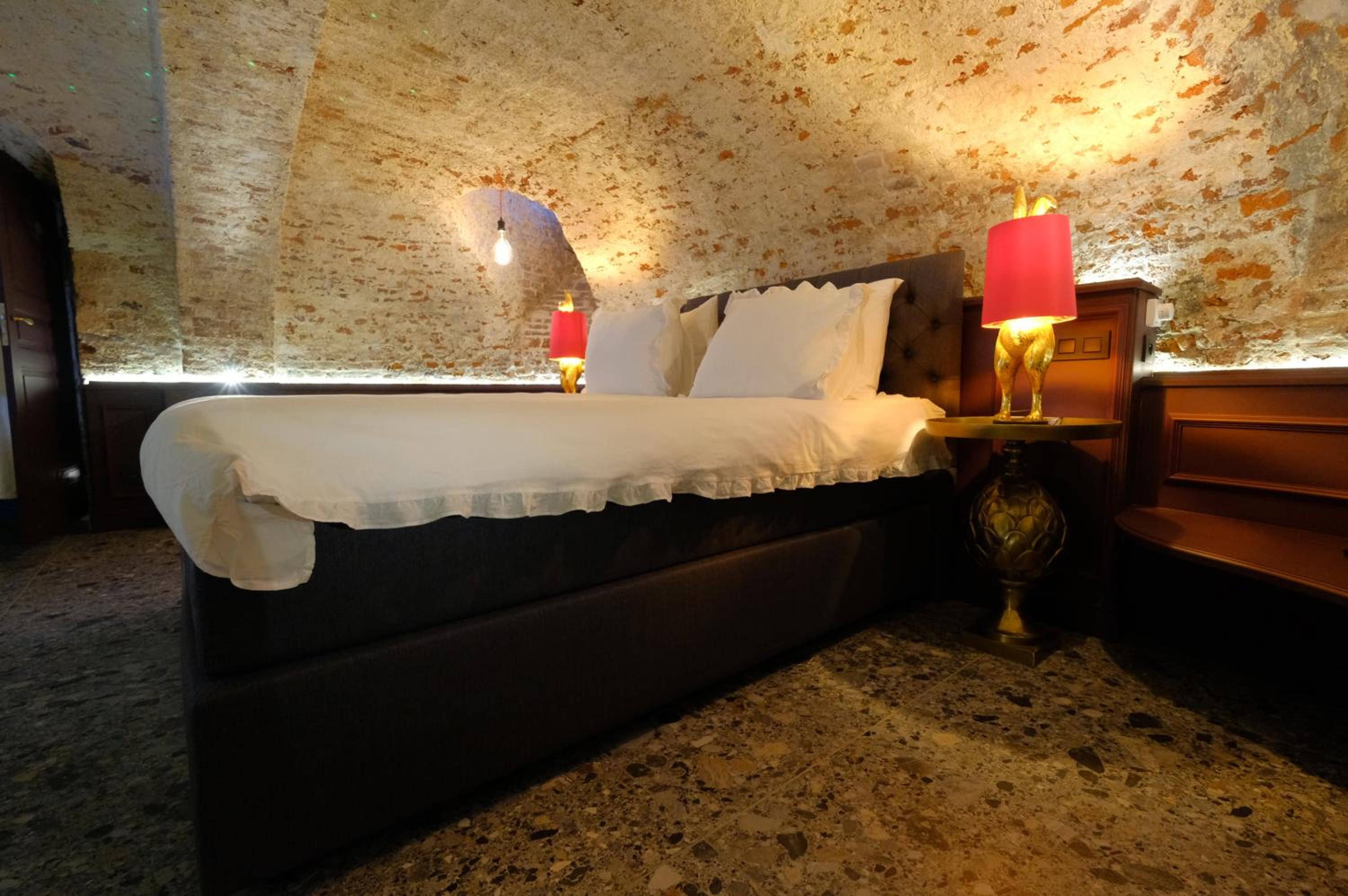 Secret Jacuzzi Mons - Parking privé gratuit