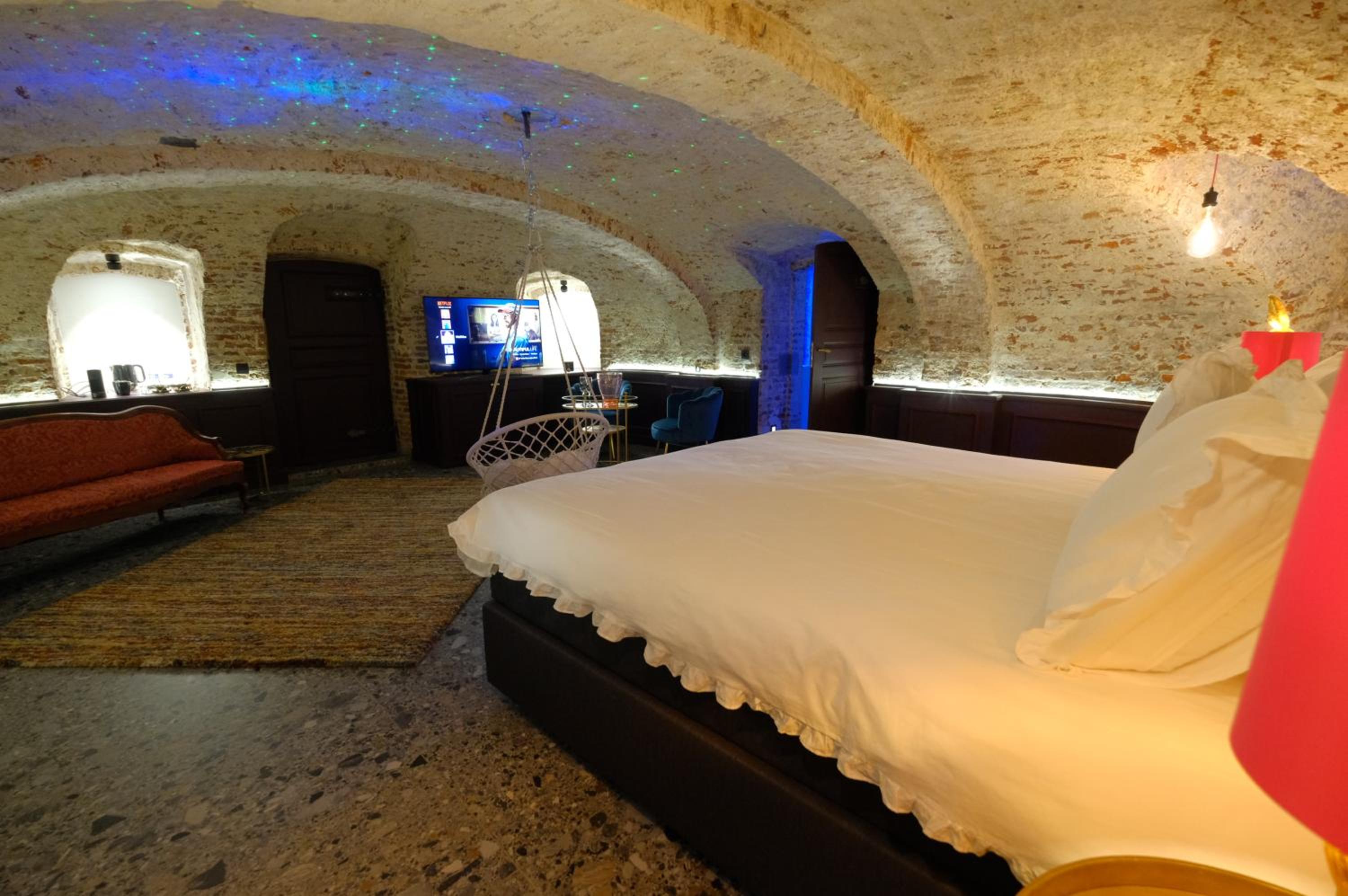 Secret Jacuzzi Mons - Parking privé gratuit