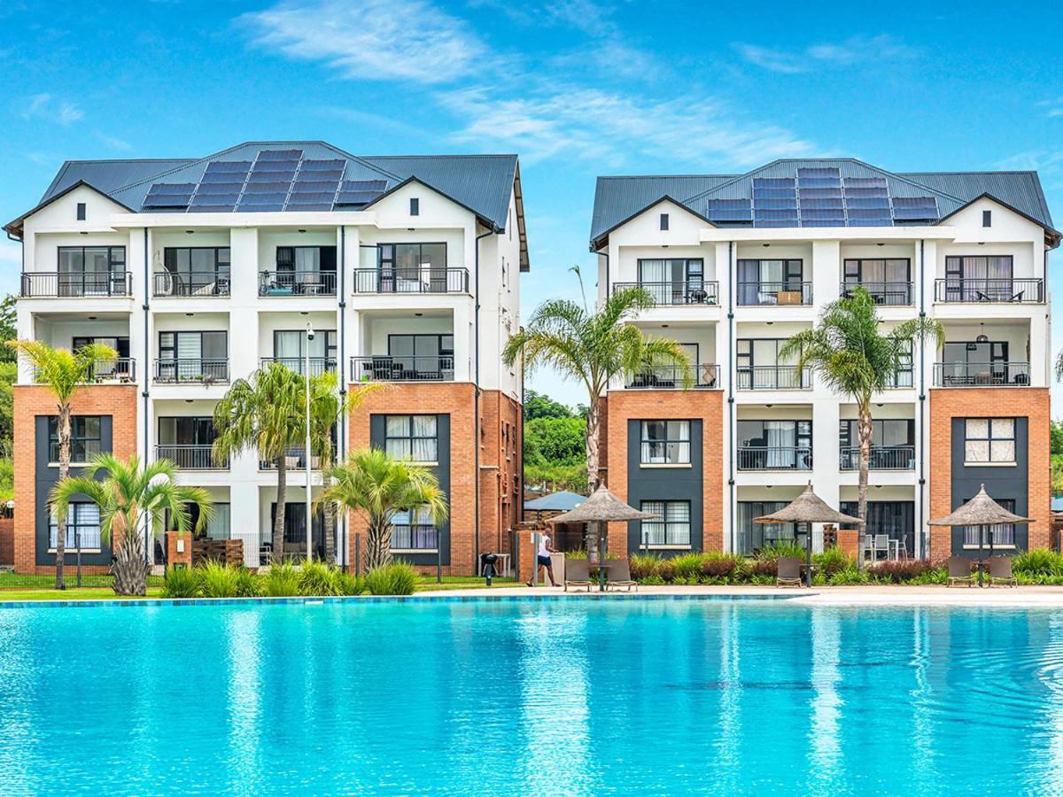 5 The Blyde Crystal Clear 2 Bedroom Apartment view 4