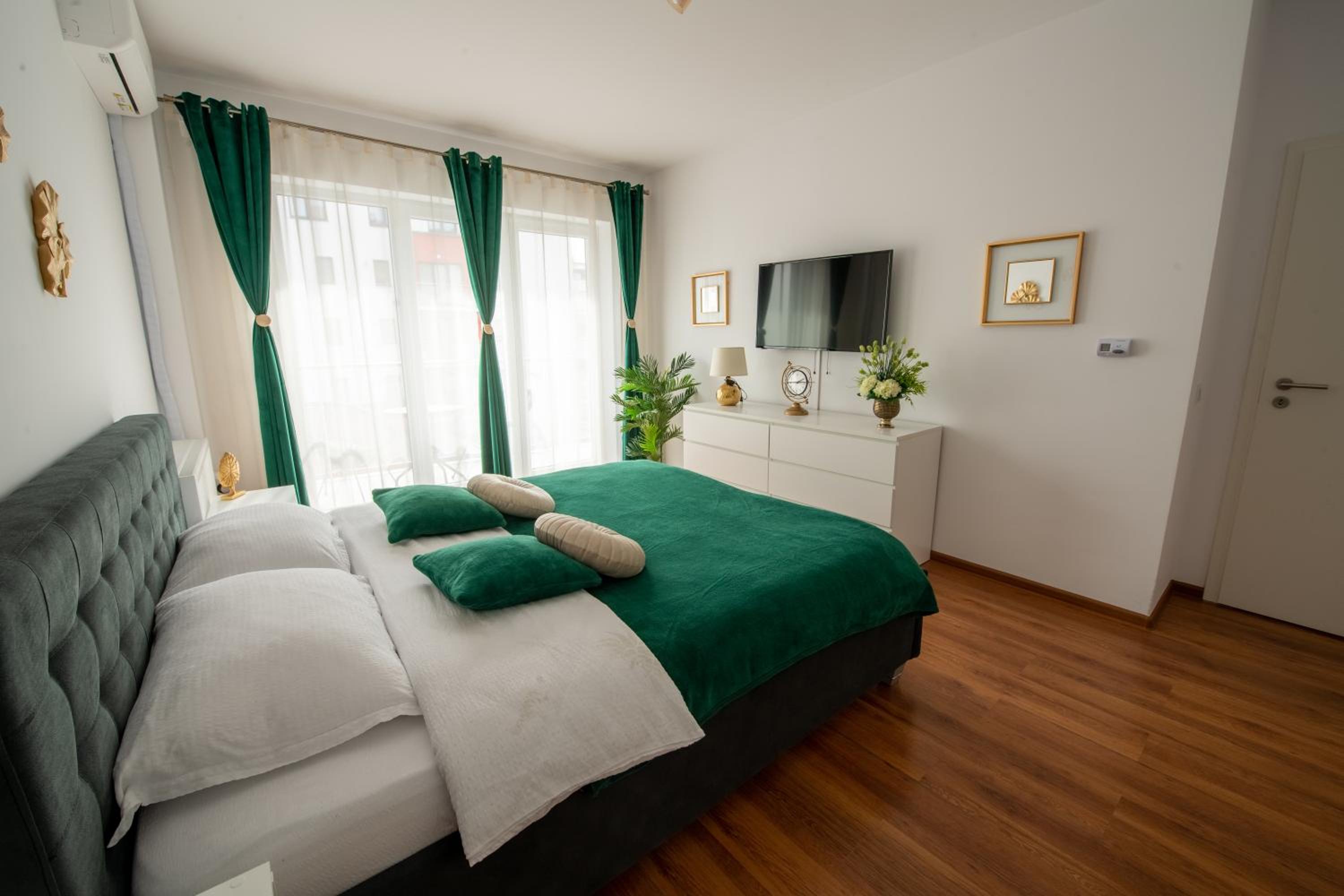 Coresi Vibe Apartament view 3