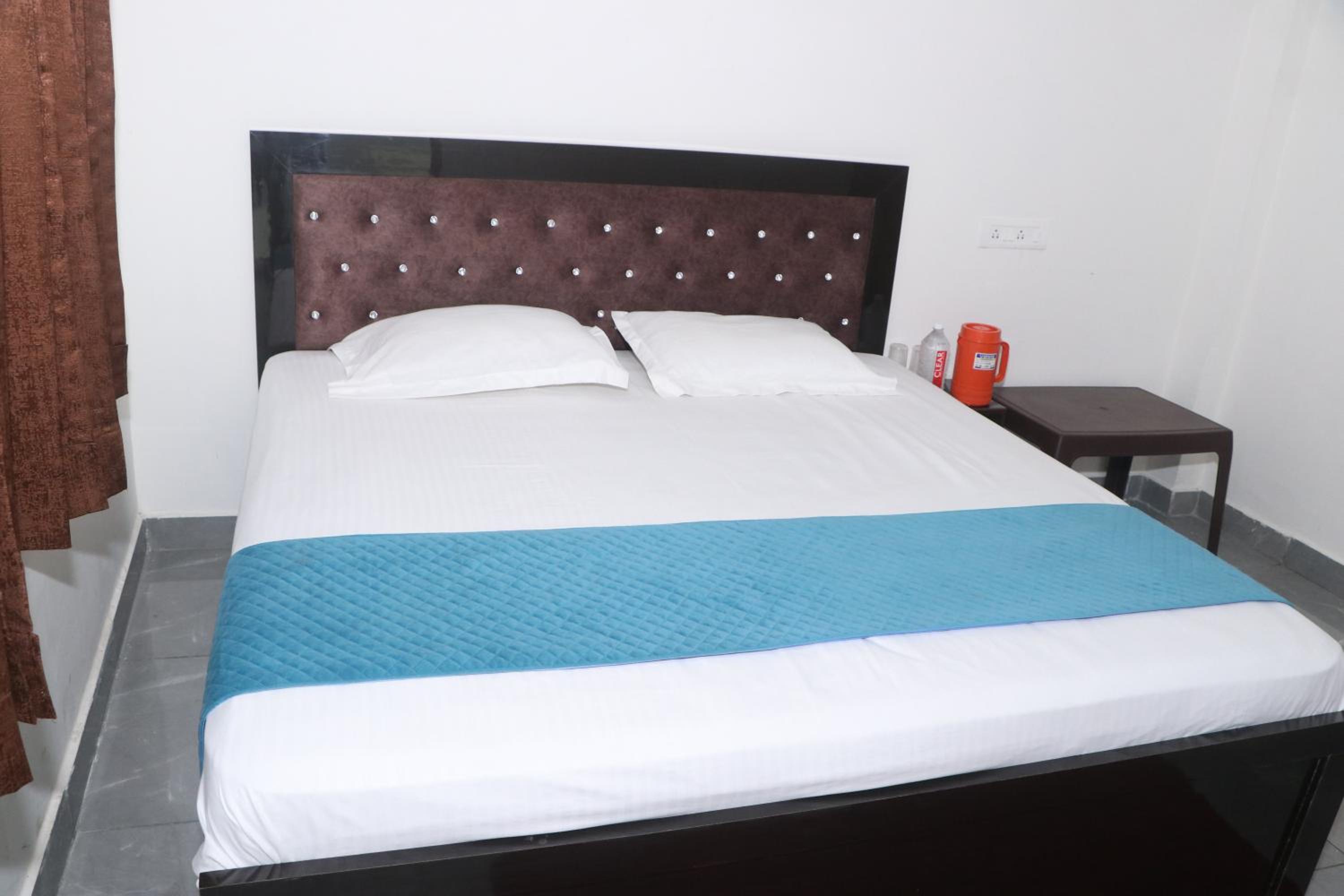 Hotel Crown Residency