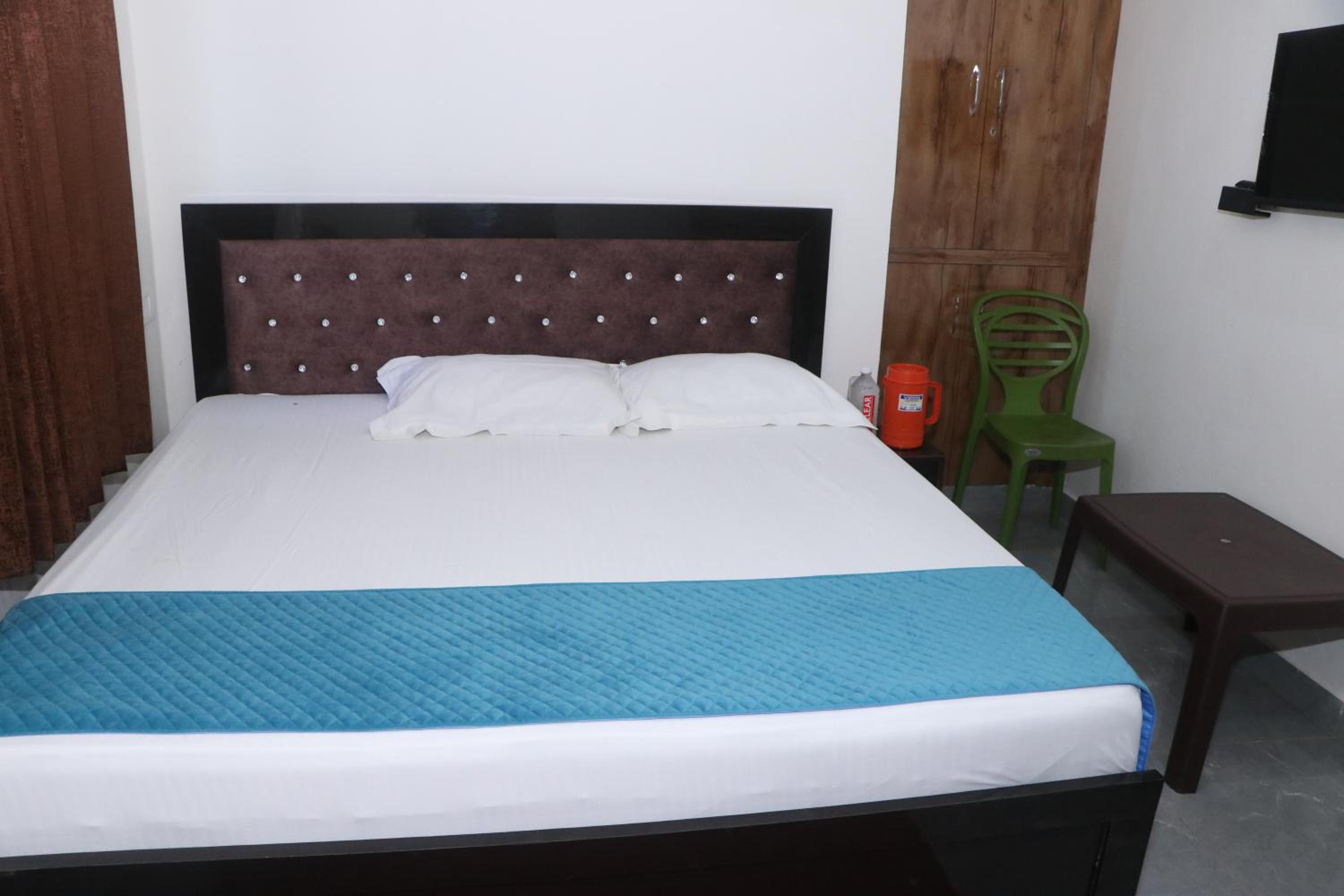 Hotel Crown Residency
