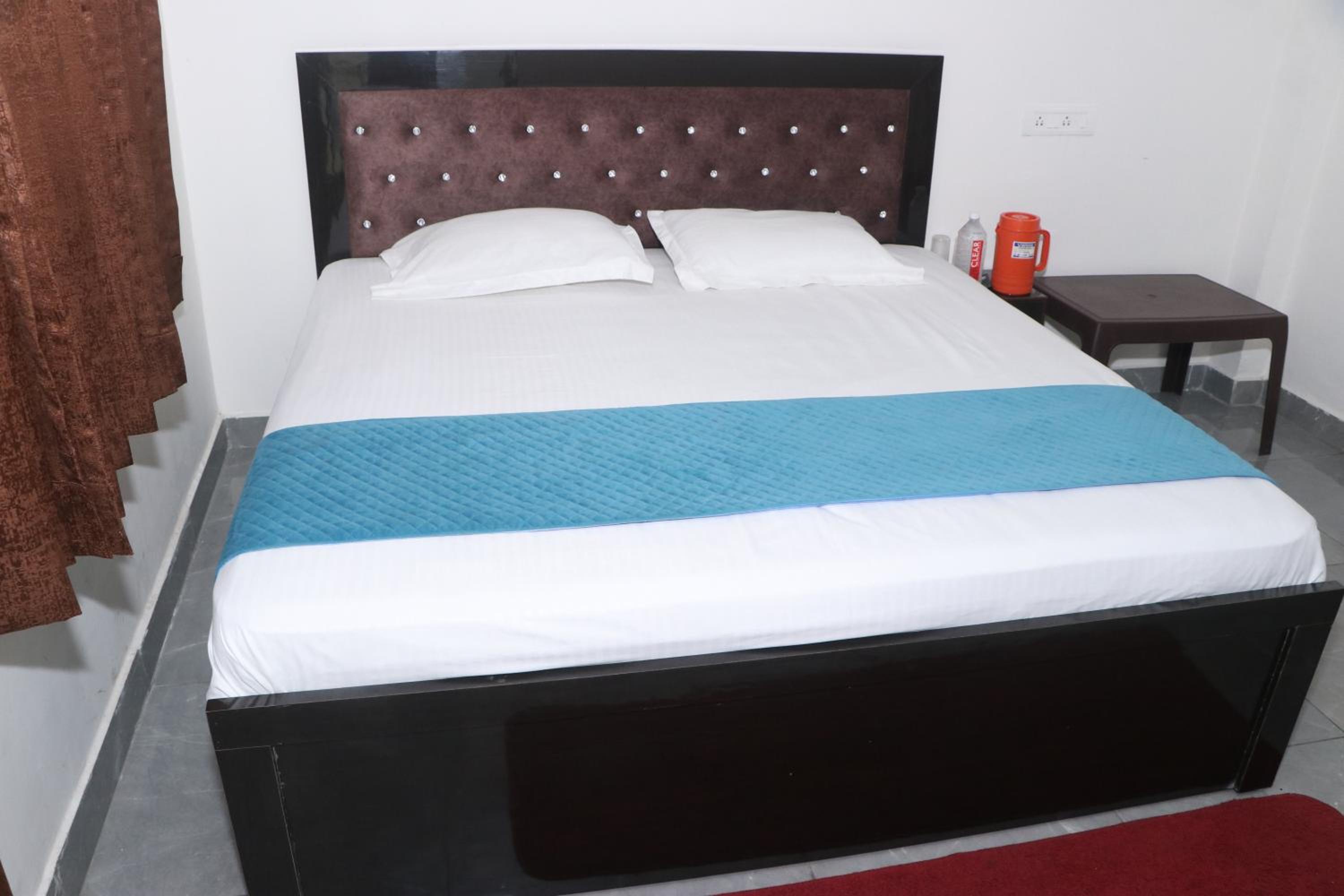 Hotel Crown Residency