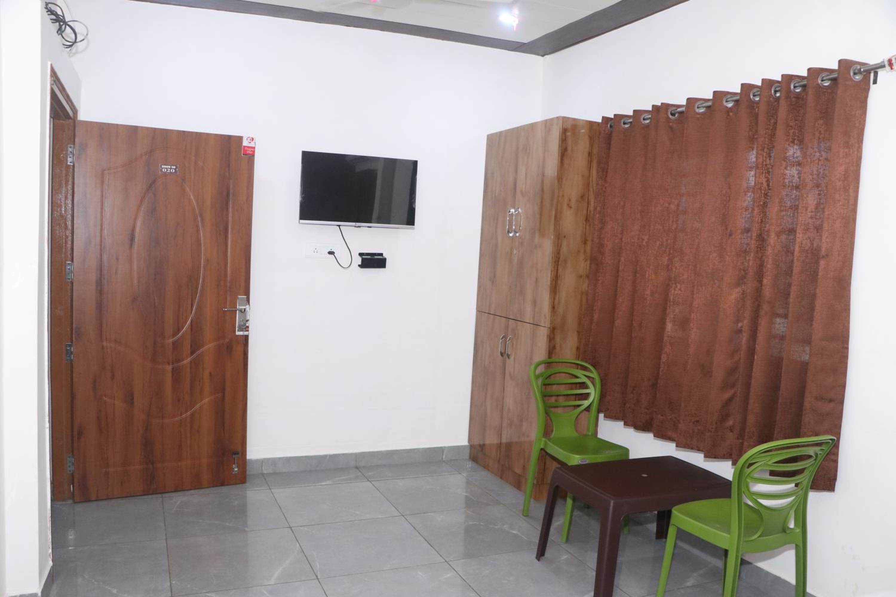 Hotel Crown Residency