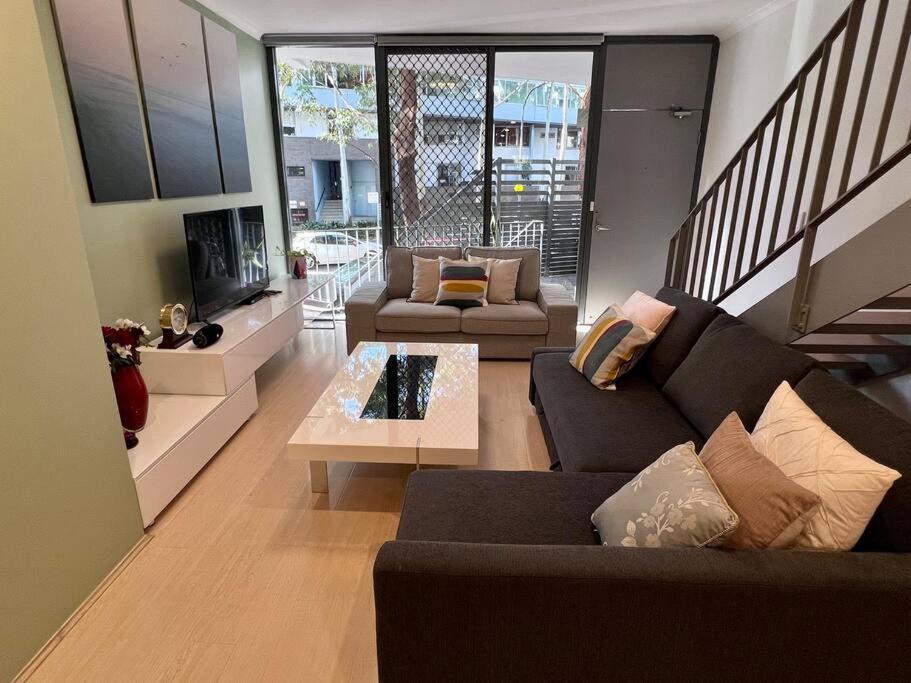 Spacious terraced style apartment in Zetland