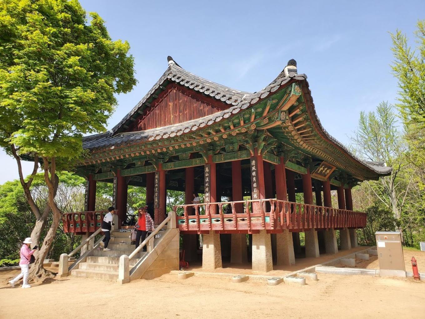 Hanok Moryeon view 4