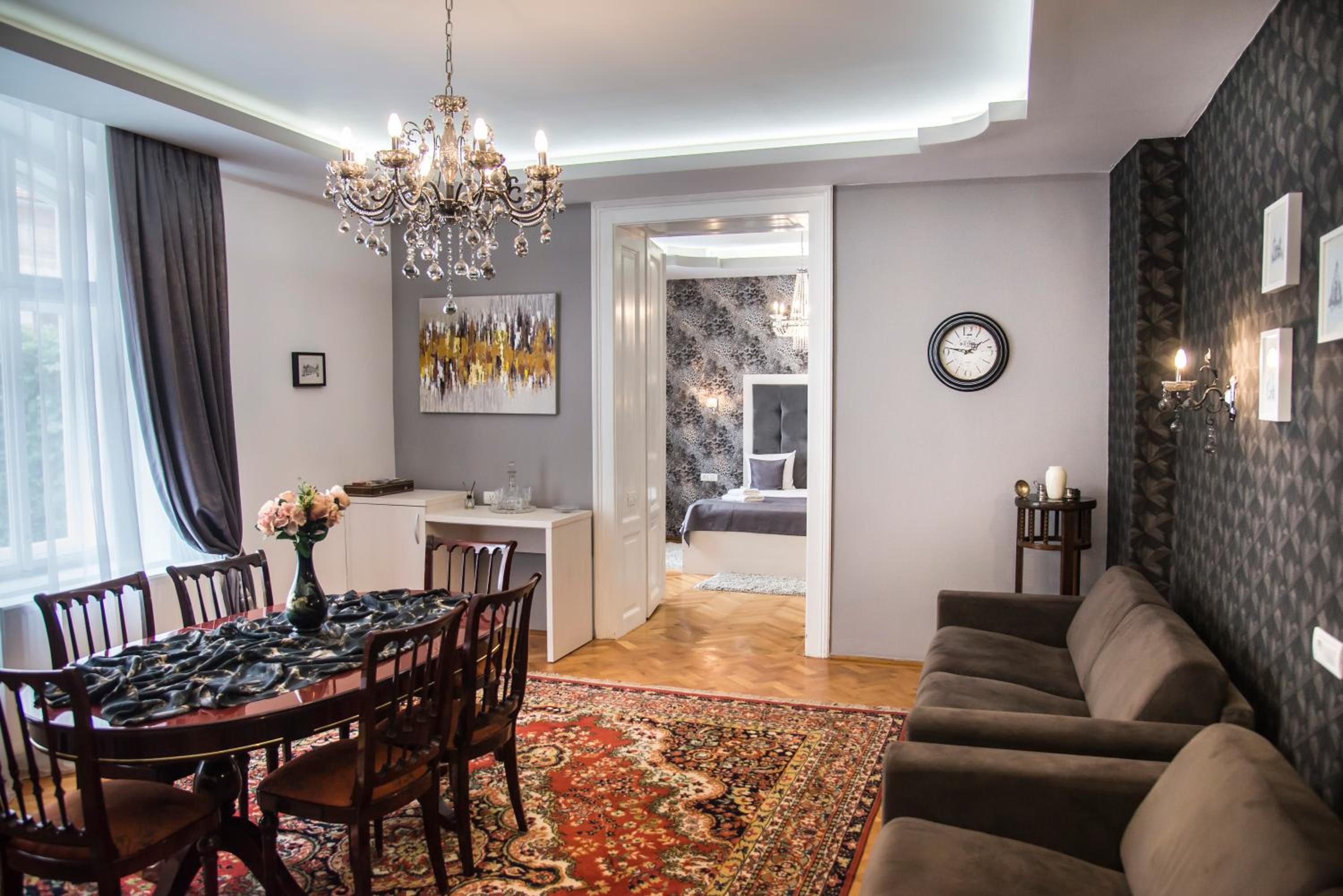 Mozart & Bach Historic Apartment view 3