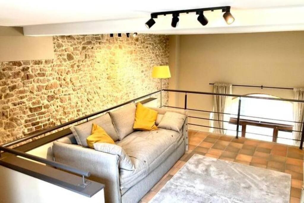 Le Val du Cossart by WelcHome