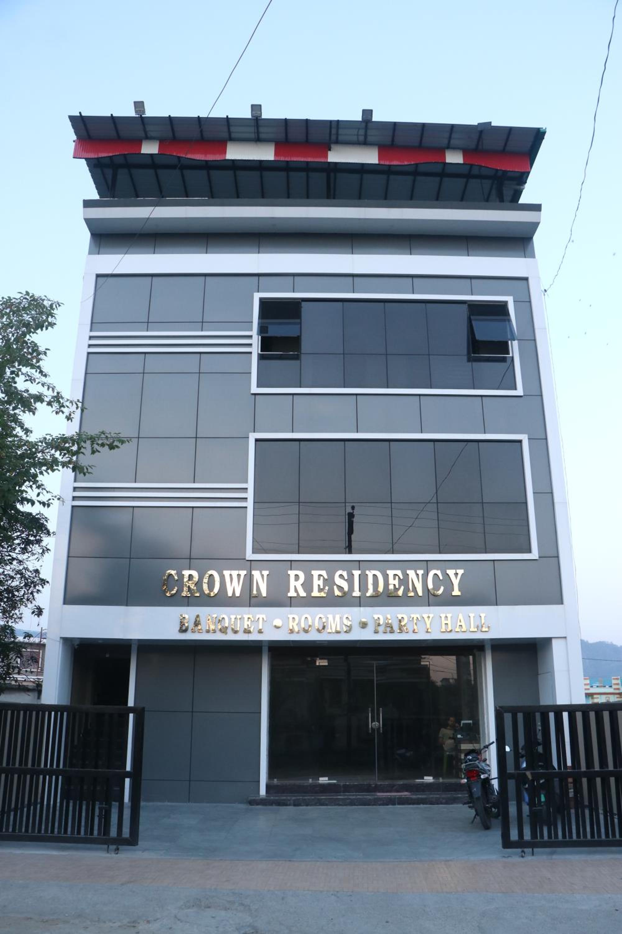 Hotel Crown Residency