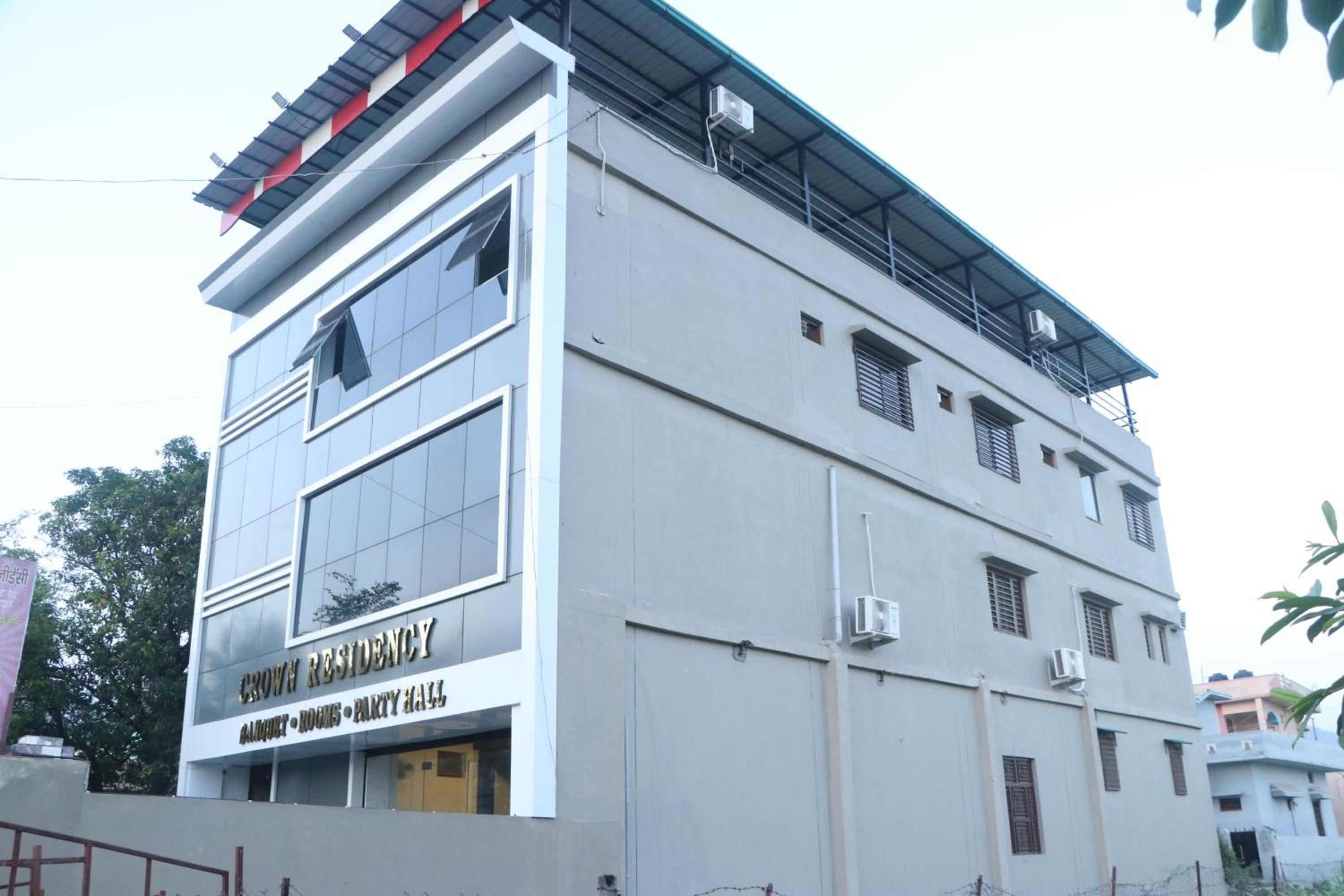 Hotel Crown Residency