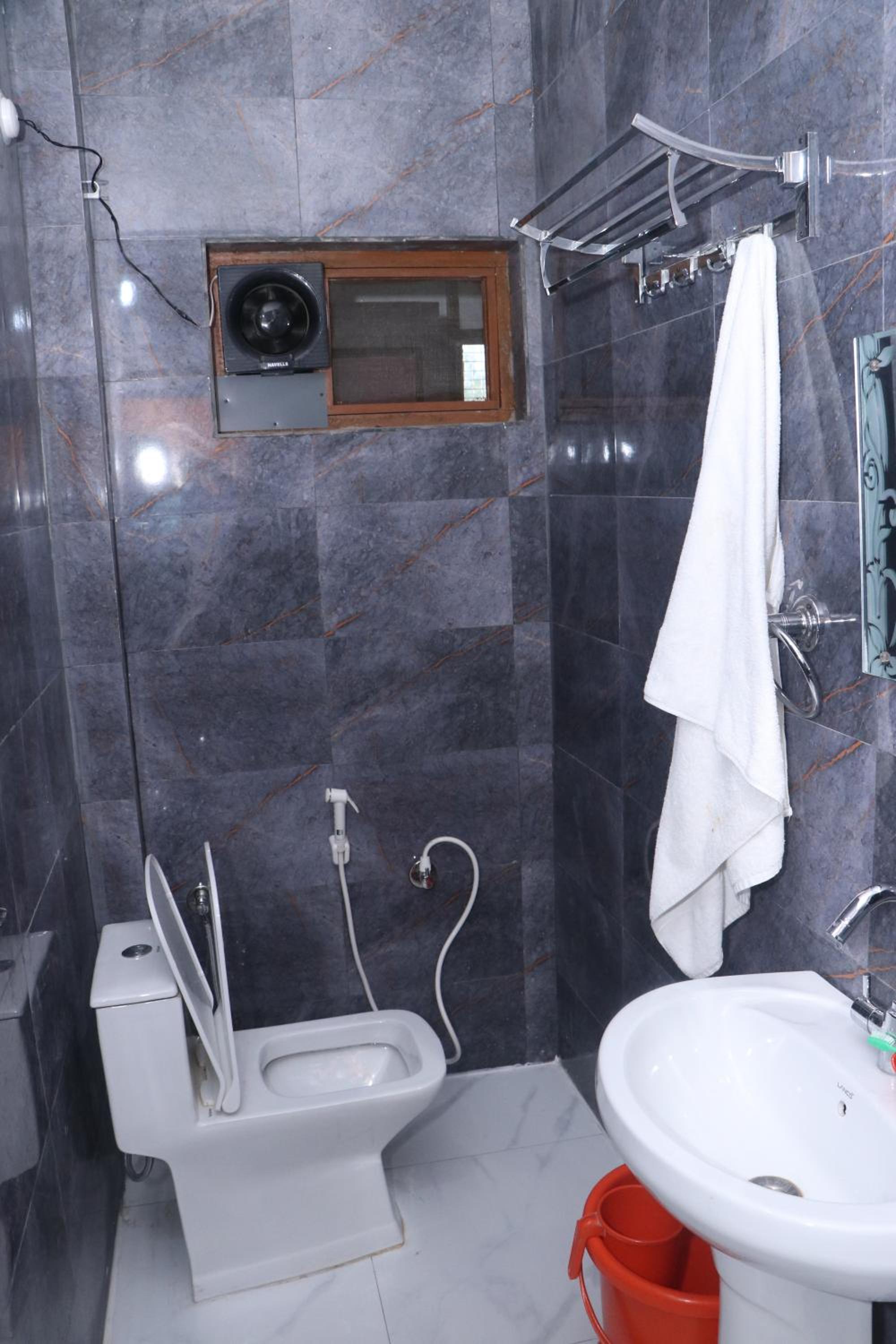 Hotel Crown Residency
