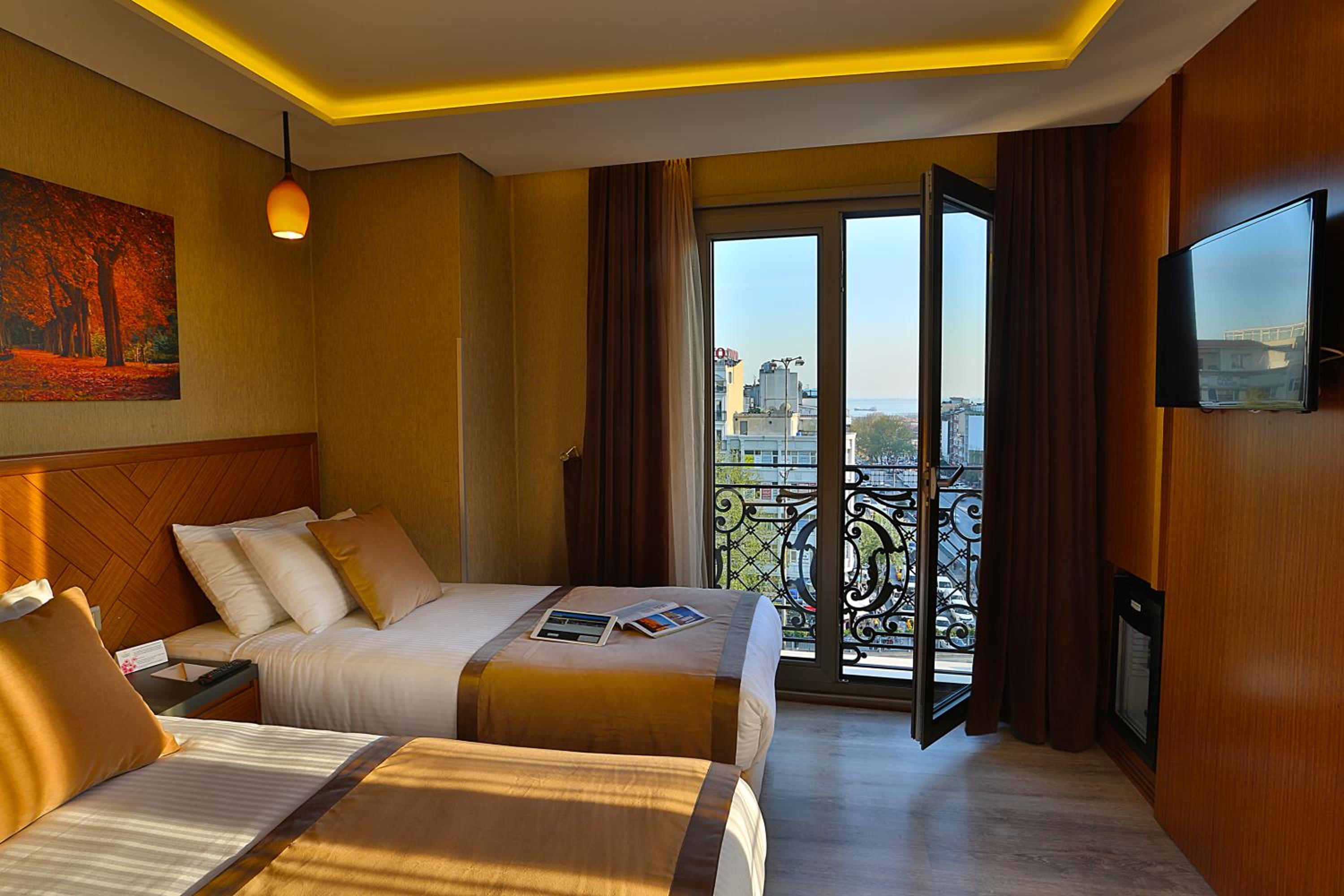 Corner Hotel Laleli - Image 24