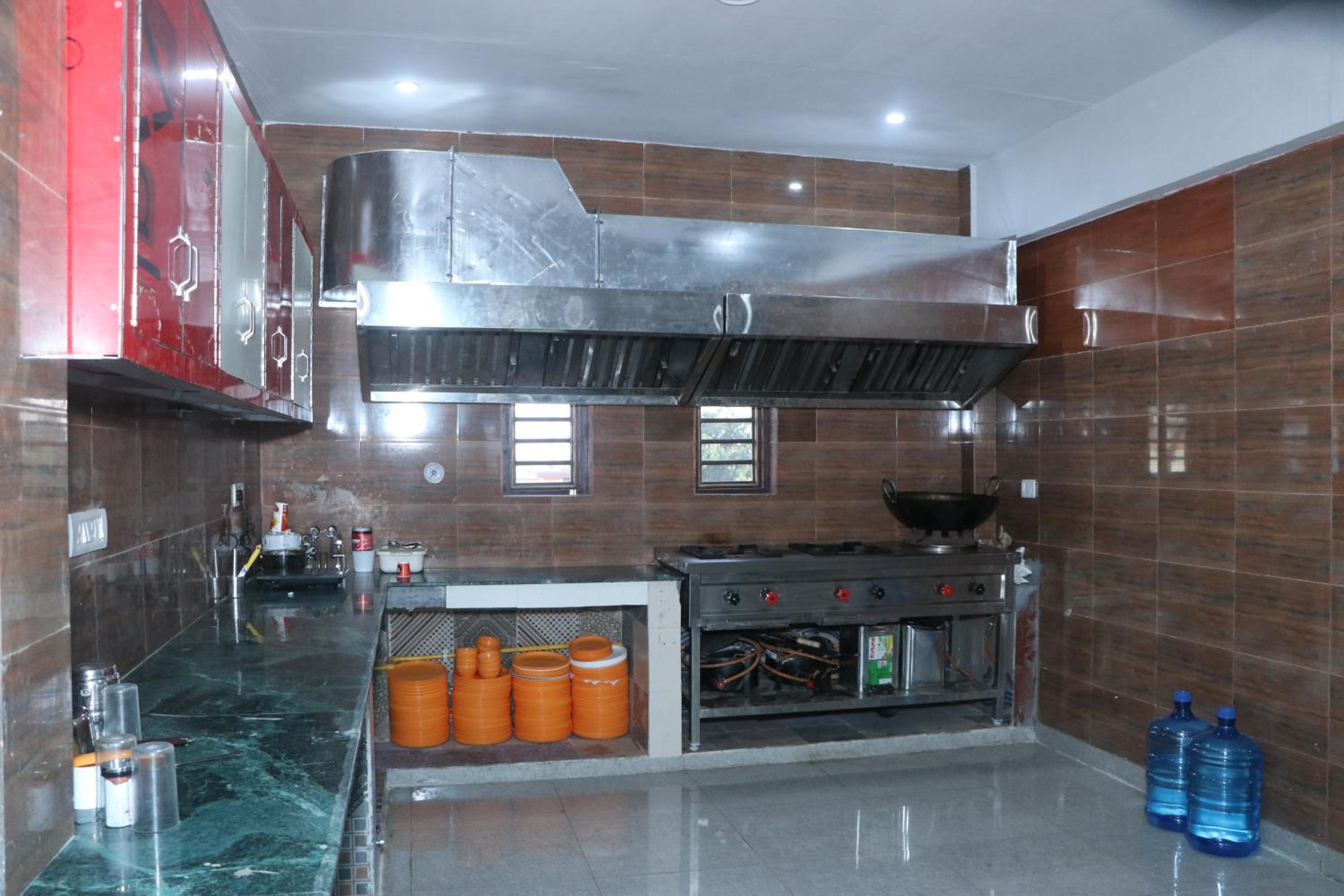 Hotel Crown Residency