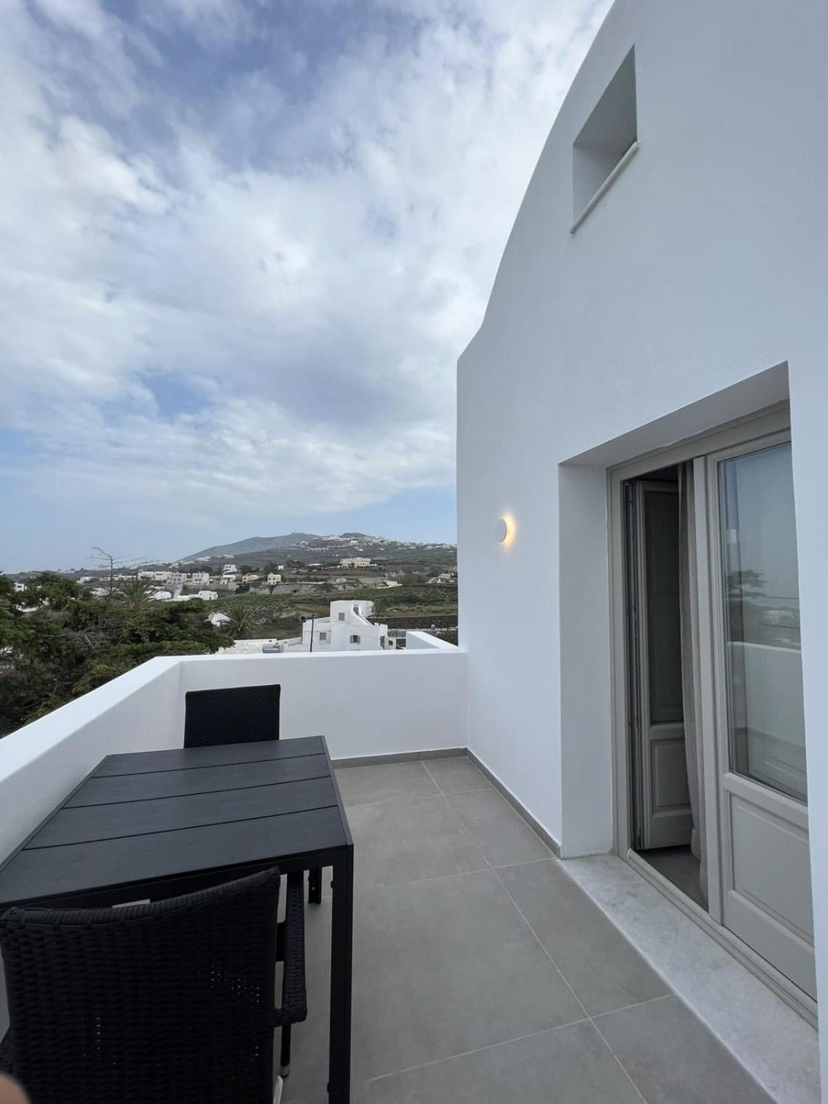 Santorini Villatzio Suites