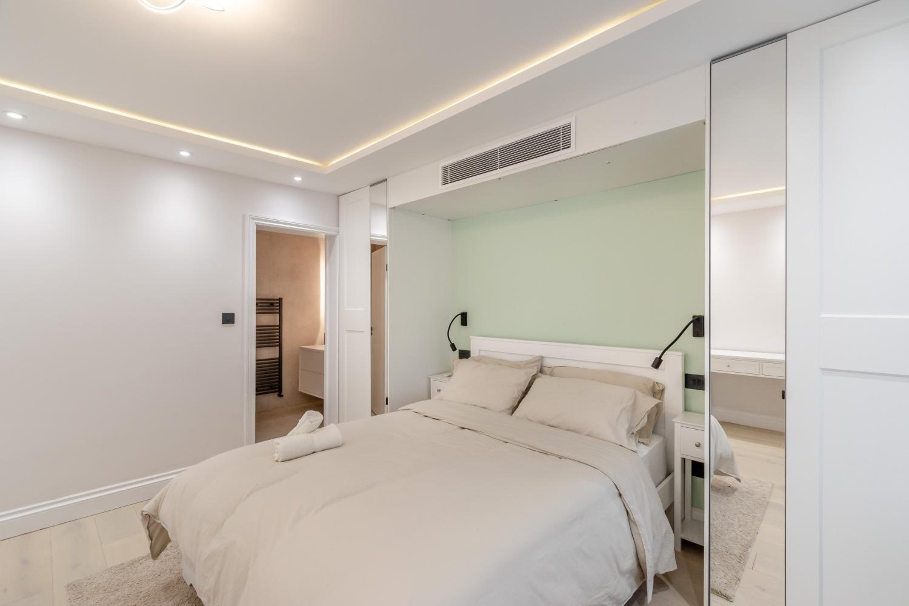 Entire Garden Flat with Parking - Portobello Road