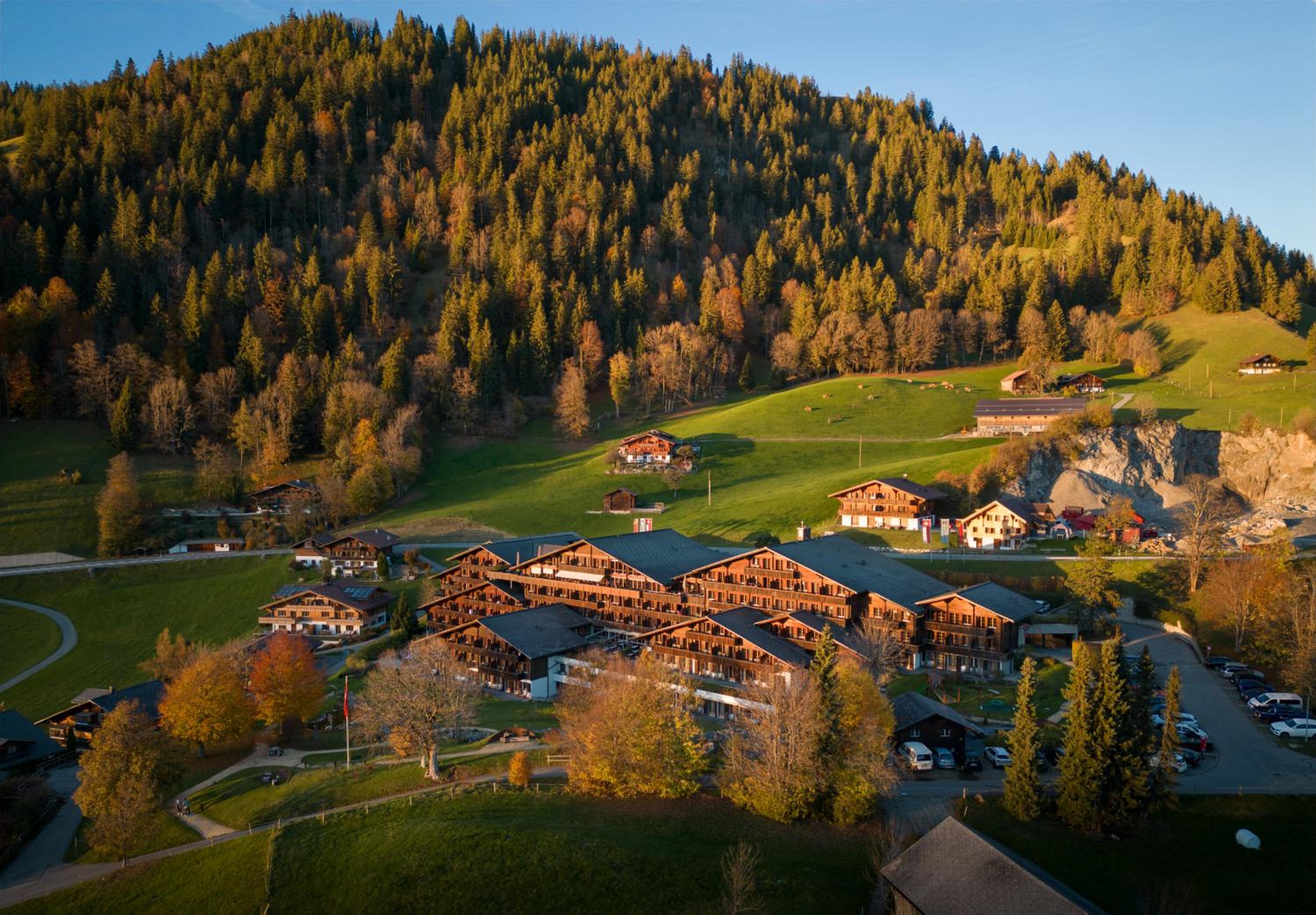 Hotel HUUS Gstaad - Image 1