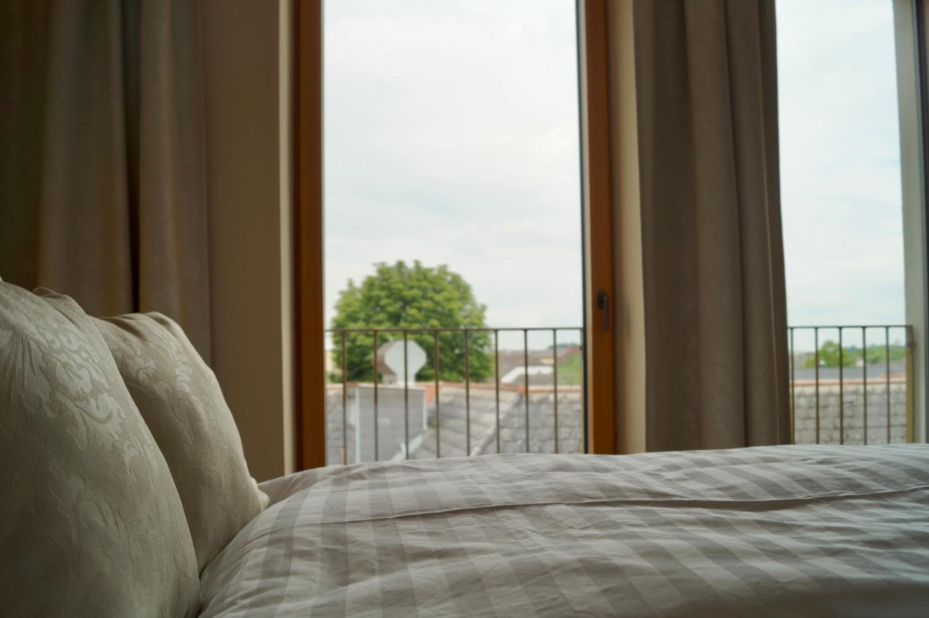 Zimmer am Platz