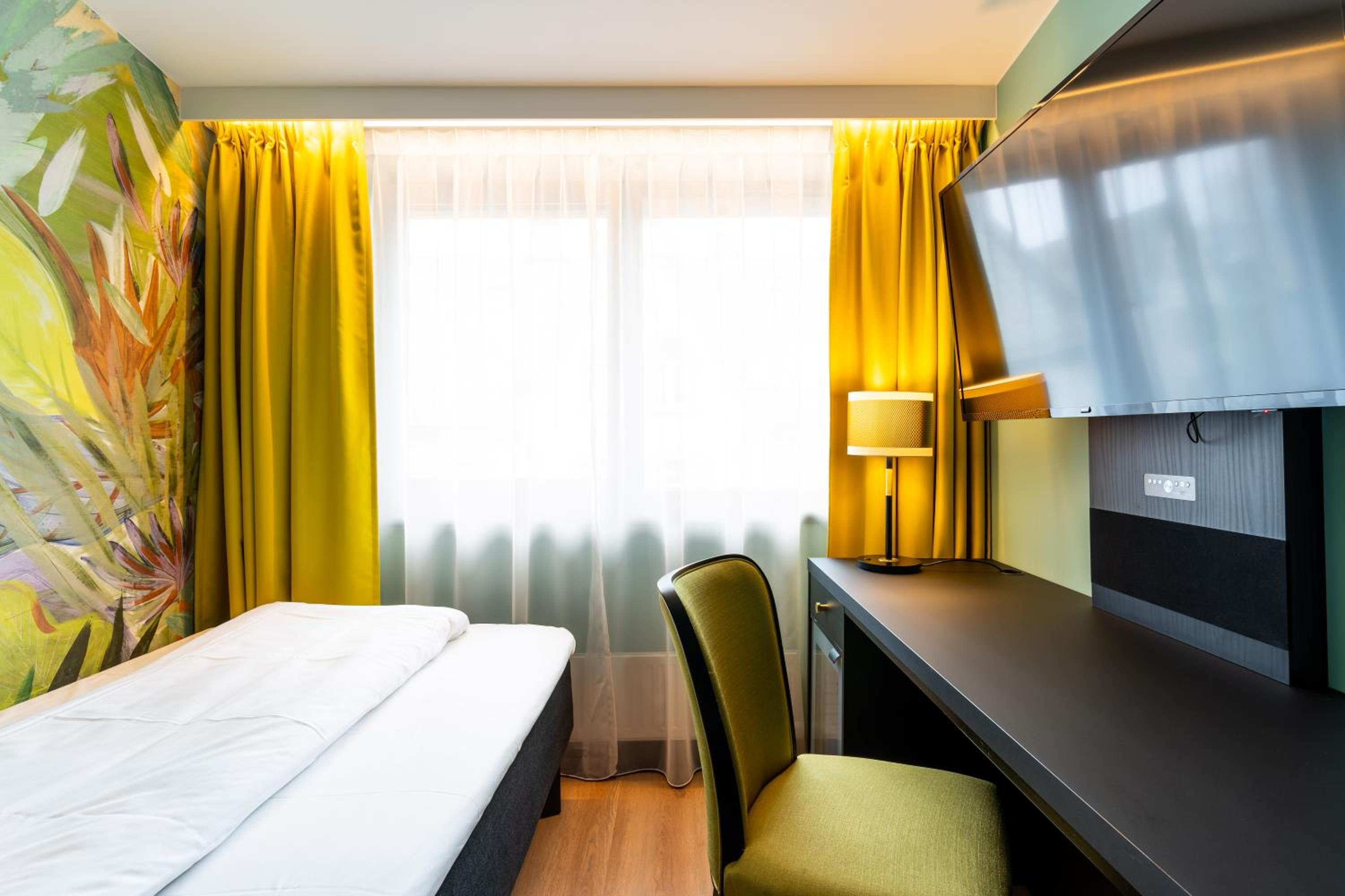 Alesund Vacations - Thon Hotel Alesund - Property Image 3
