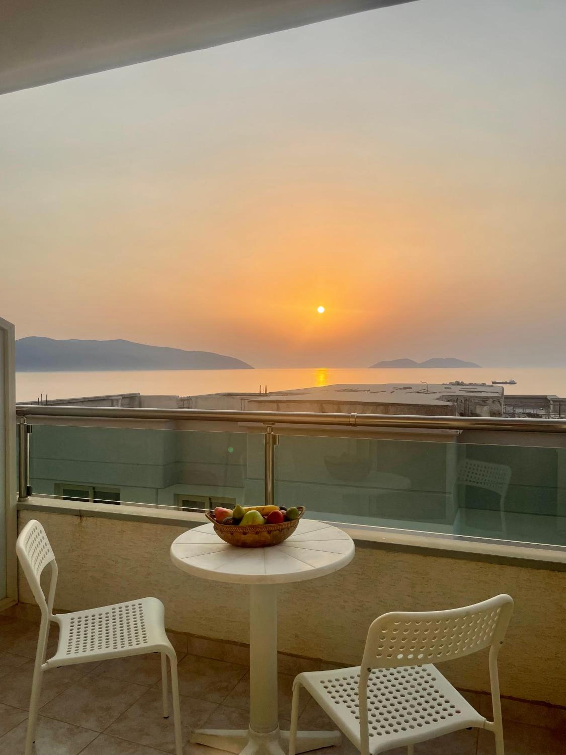 SUNSET APARTMENT
