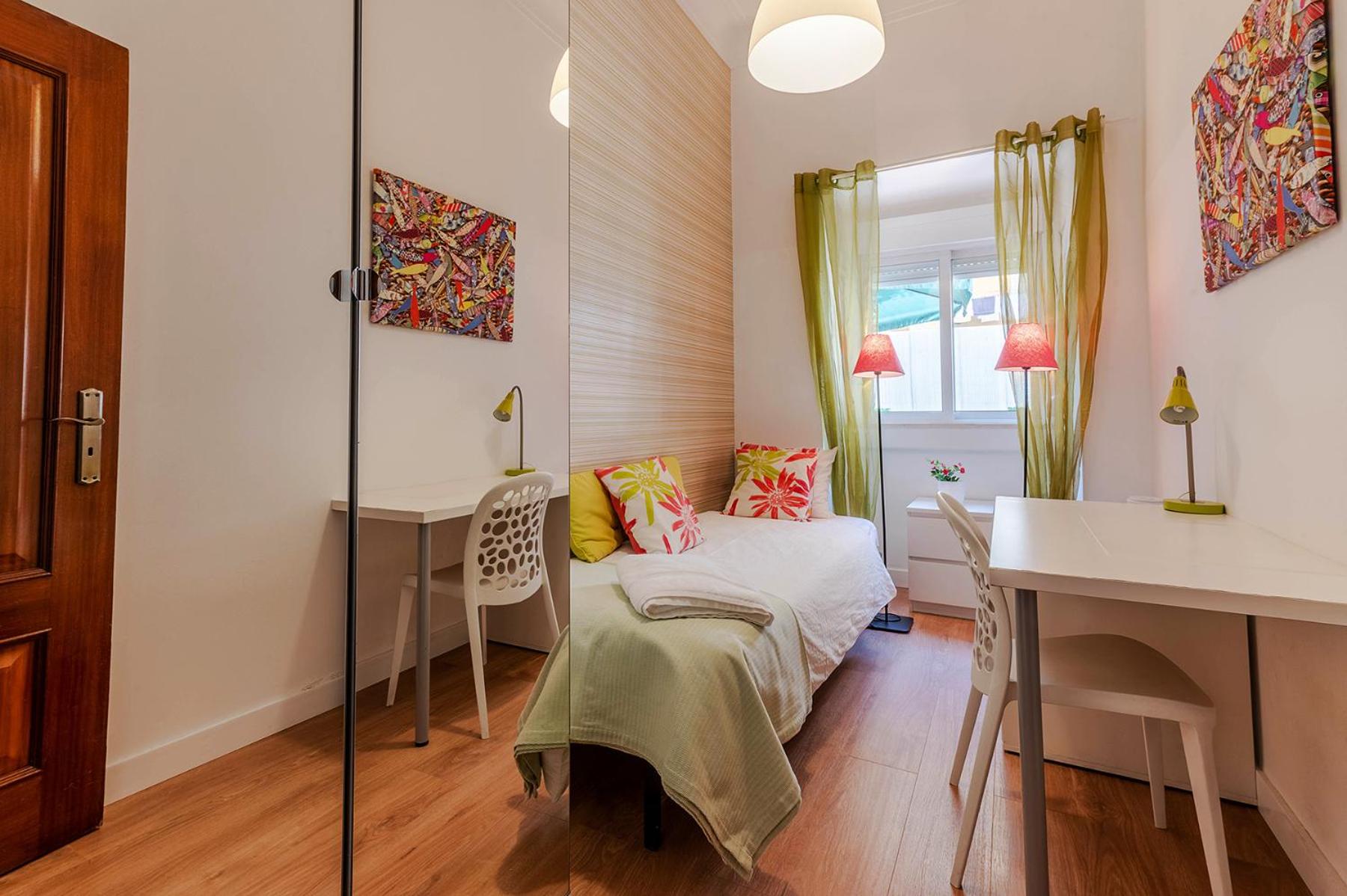ALM- Spacious. Sunny. Patio. Quiet area. FAST WIFI view 2