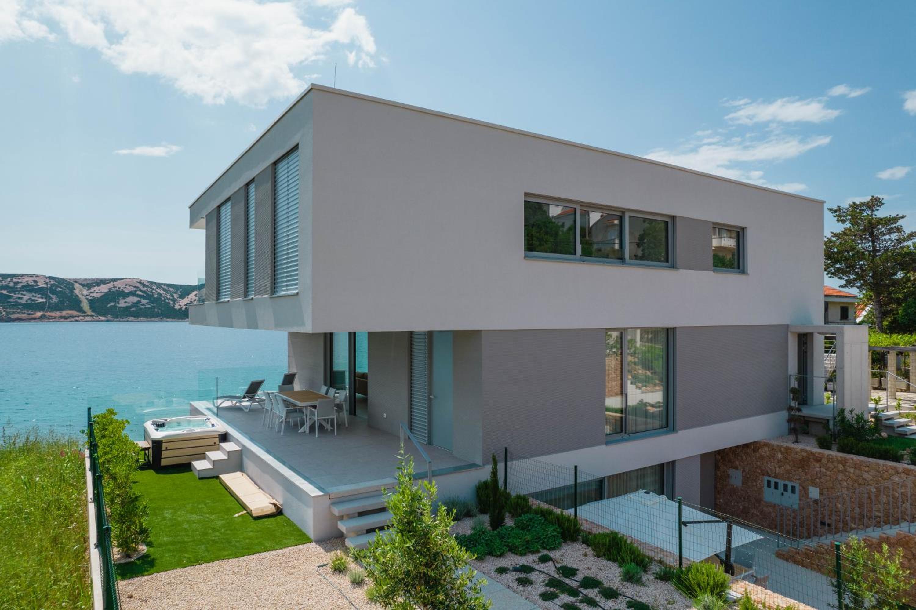 D HOUSE view 5