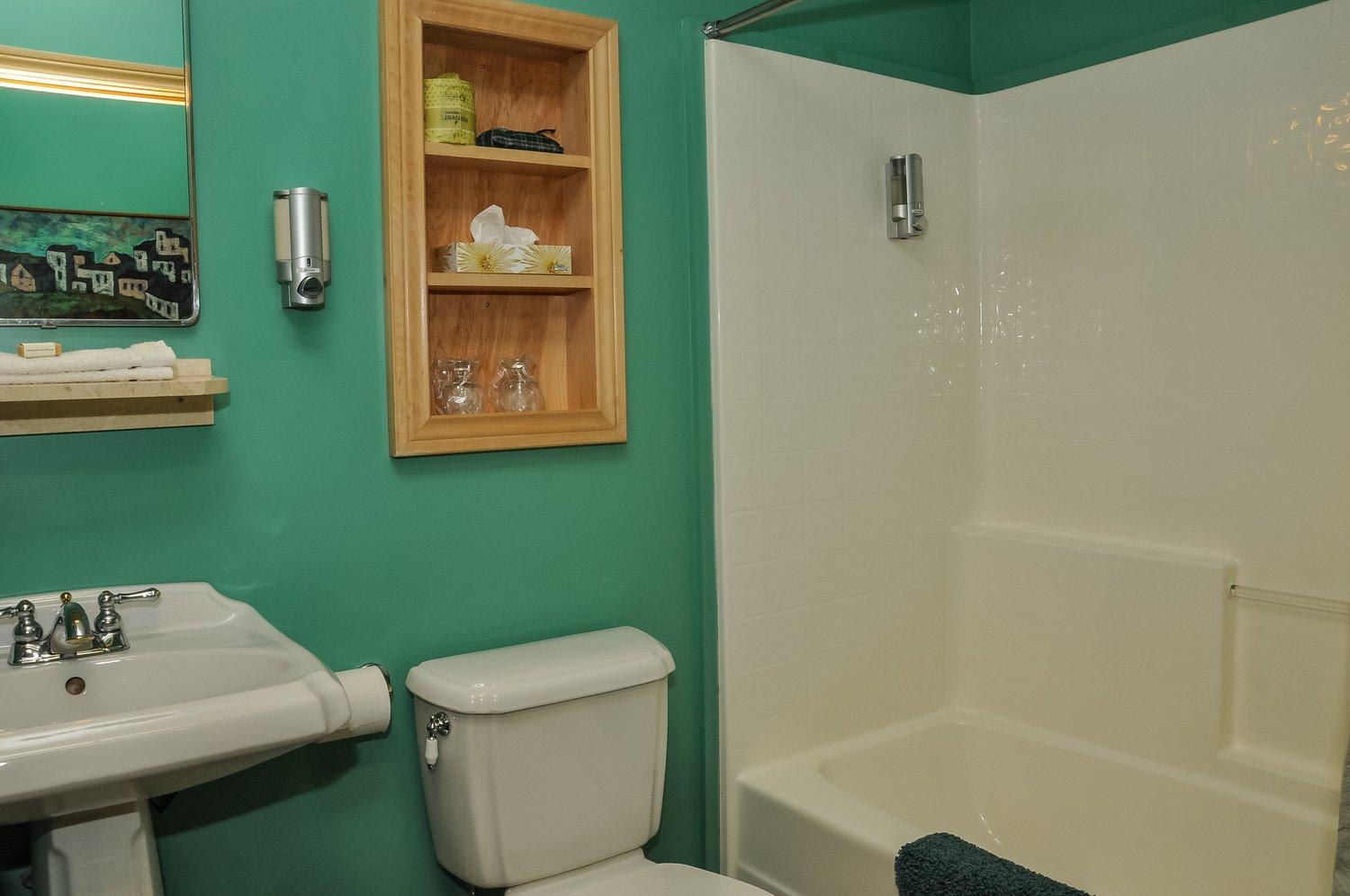 Chanterelle Inn & cottages