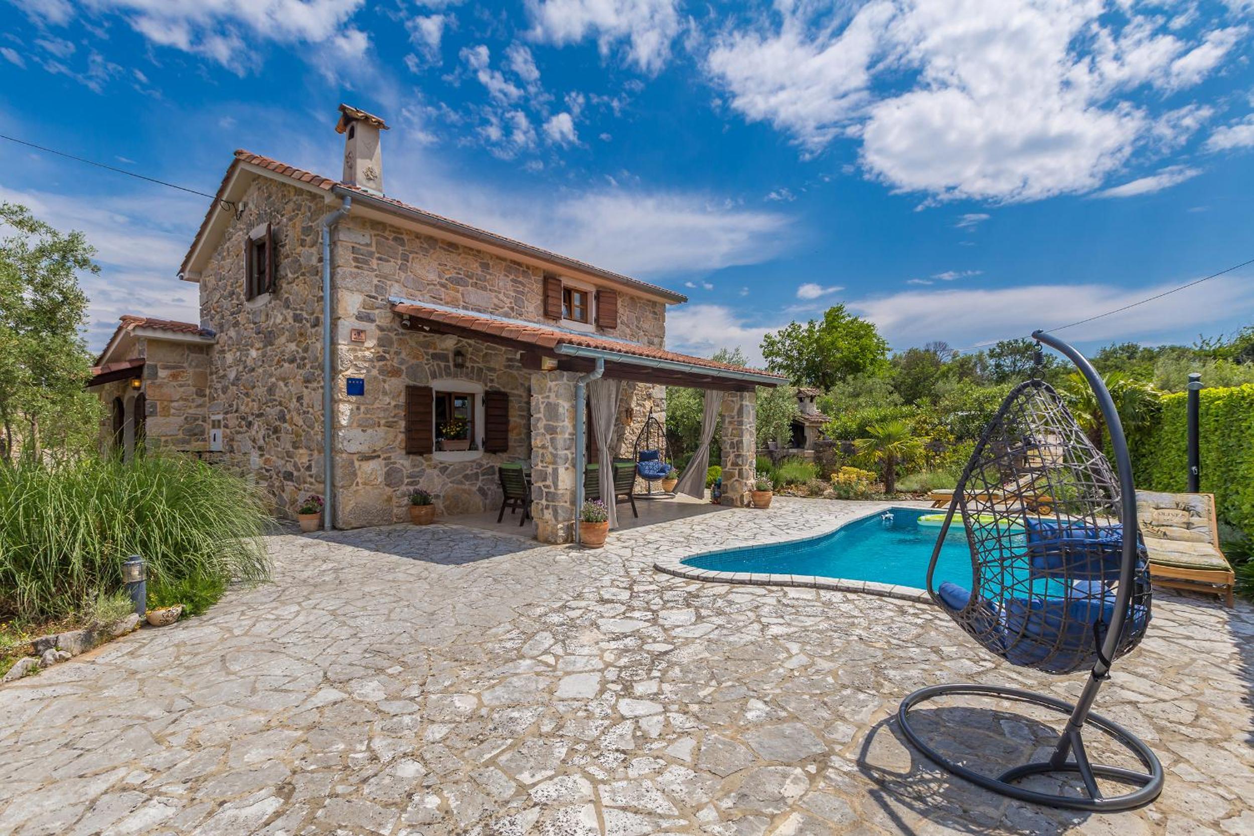 Holiday house ANDREA with pool view 4