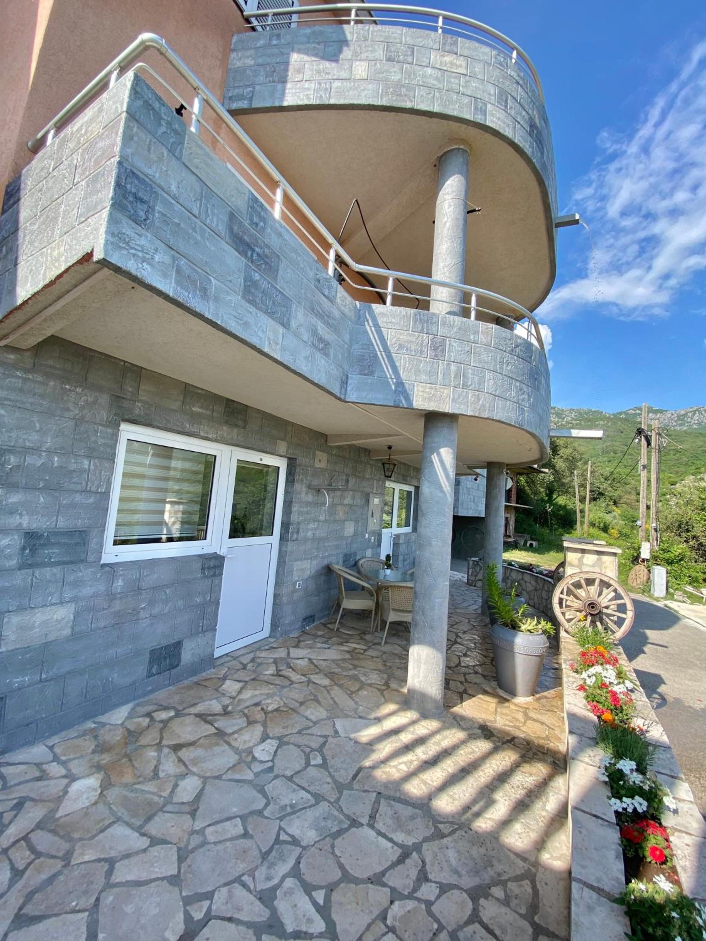 Fimas Residence