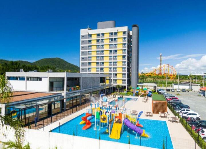 HOTEL SOLAR PEDRA DA ILHA - Ao lado do Beto Carrero World