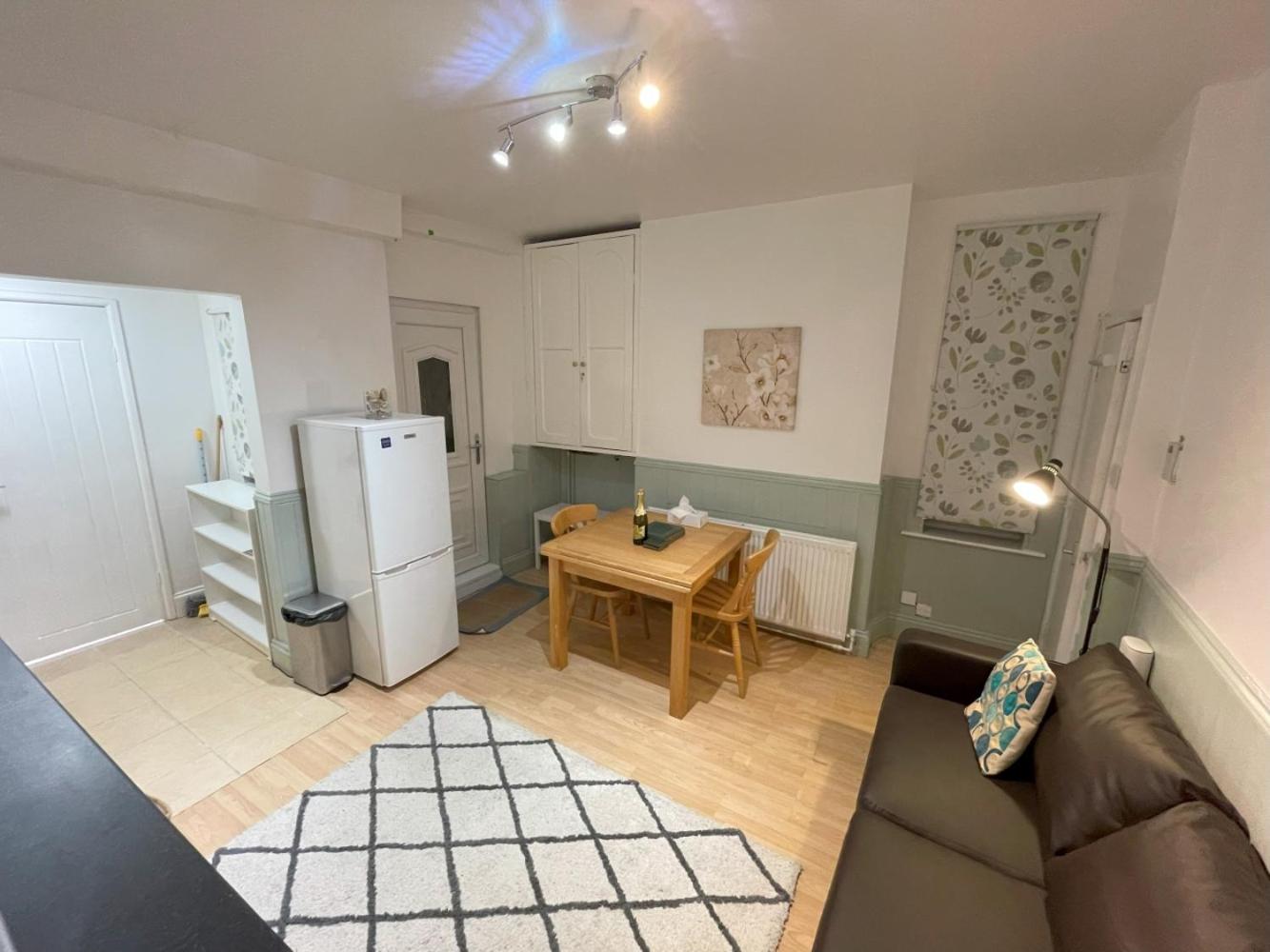 Self-Contained Ground Floor Flat view 3