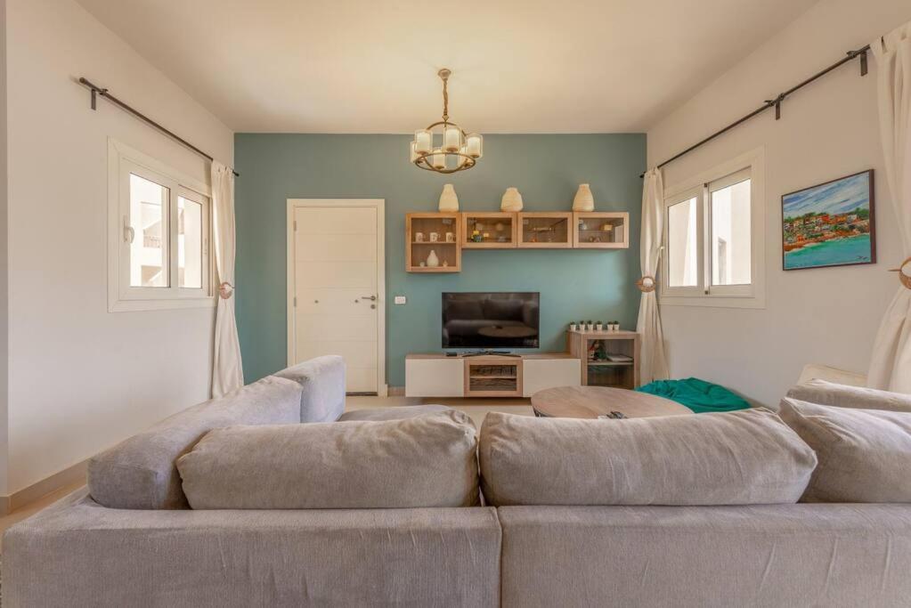 Peaceful 2-Bedroom in Waterside, El Gouna. Pool & Lagoon view 4