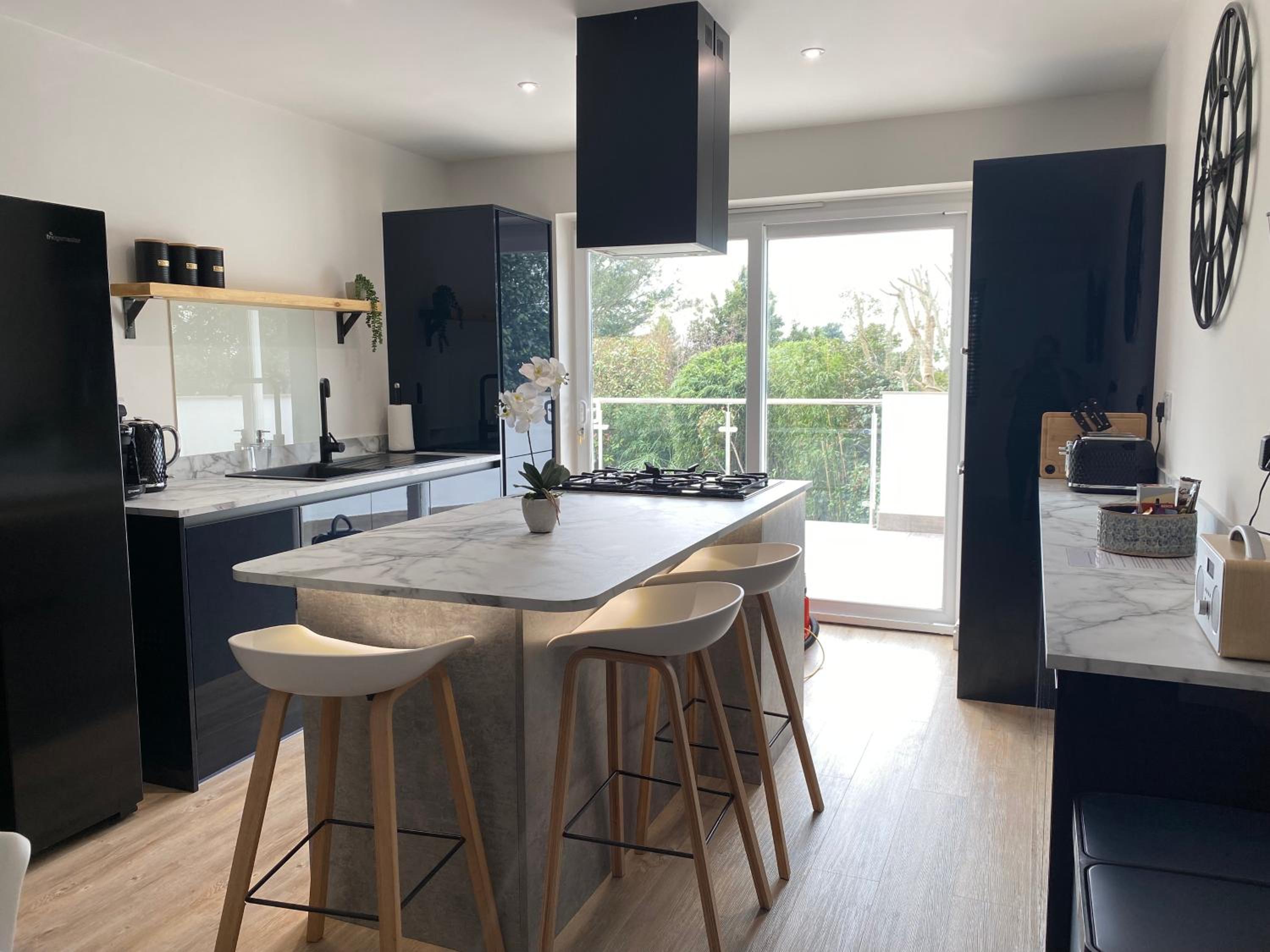 Willows Worthing - Sea views & EV charger view 4