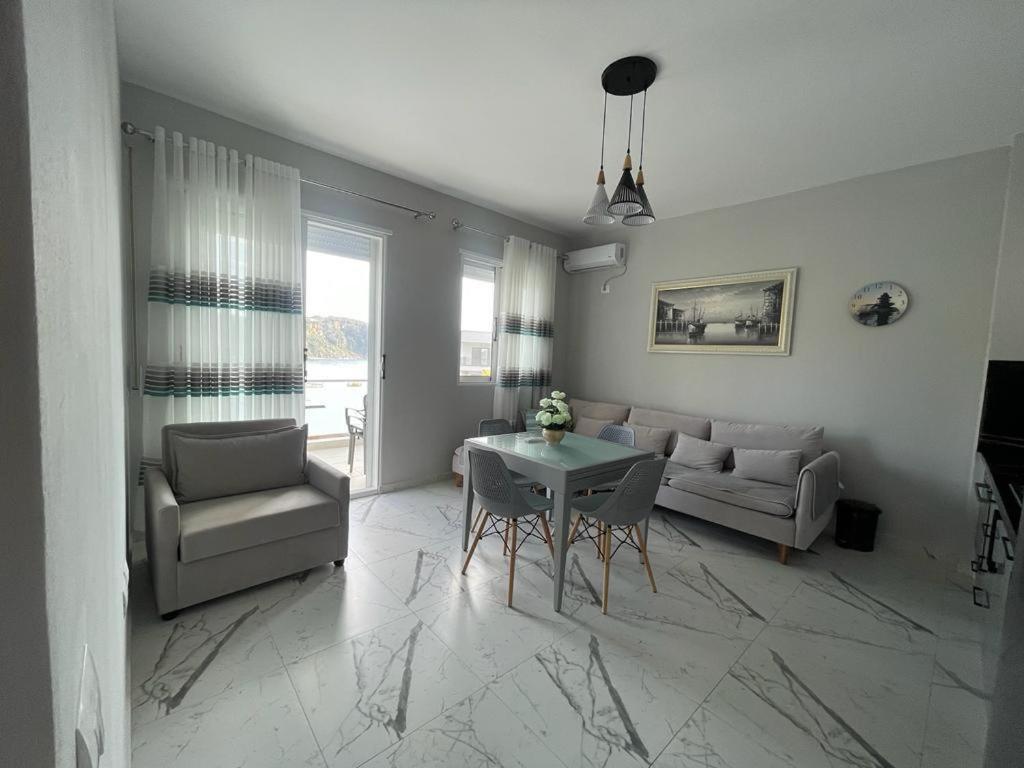 Apartment 22 Himara
