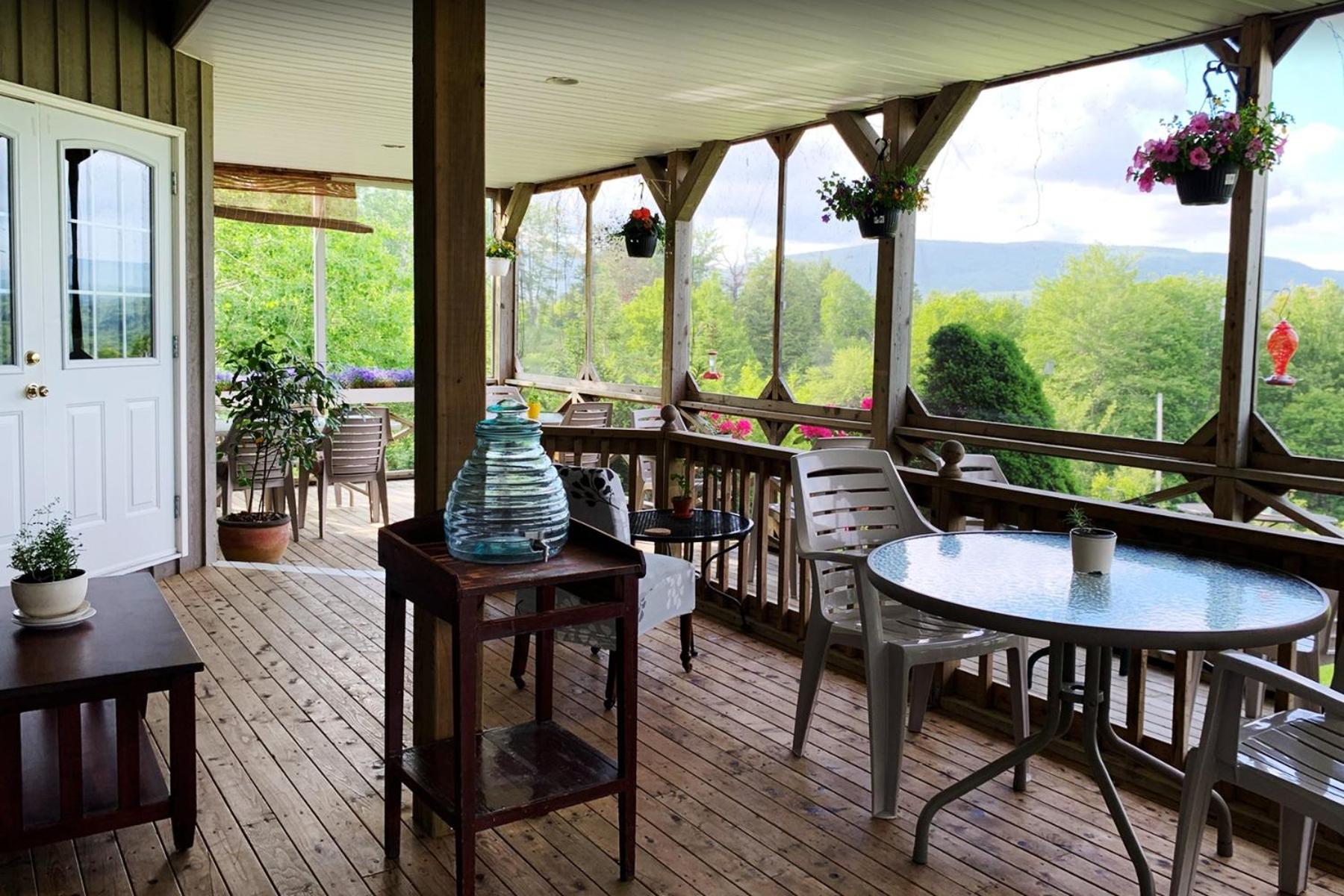 Chanterelle Inn & cottages