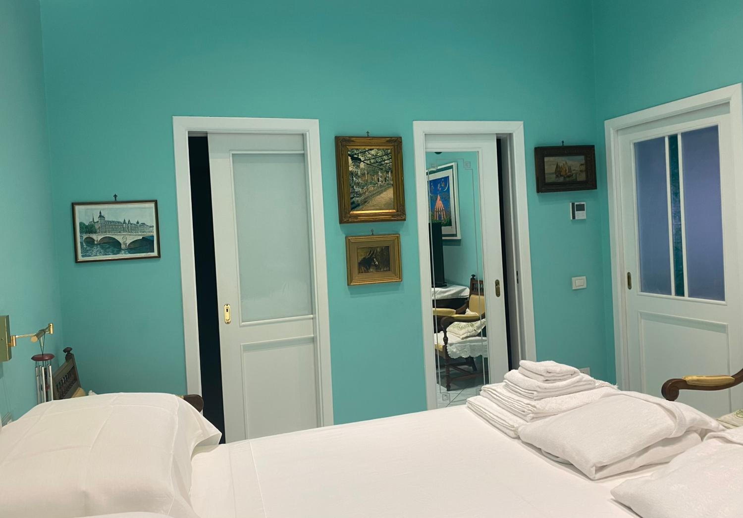 The Rooftop Terrace b&b Double Rooms Private Bathrooms and an equipped Roof Terrace photo 3