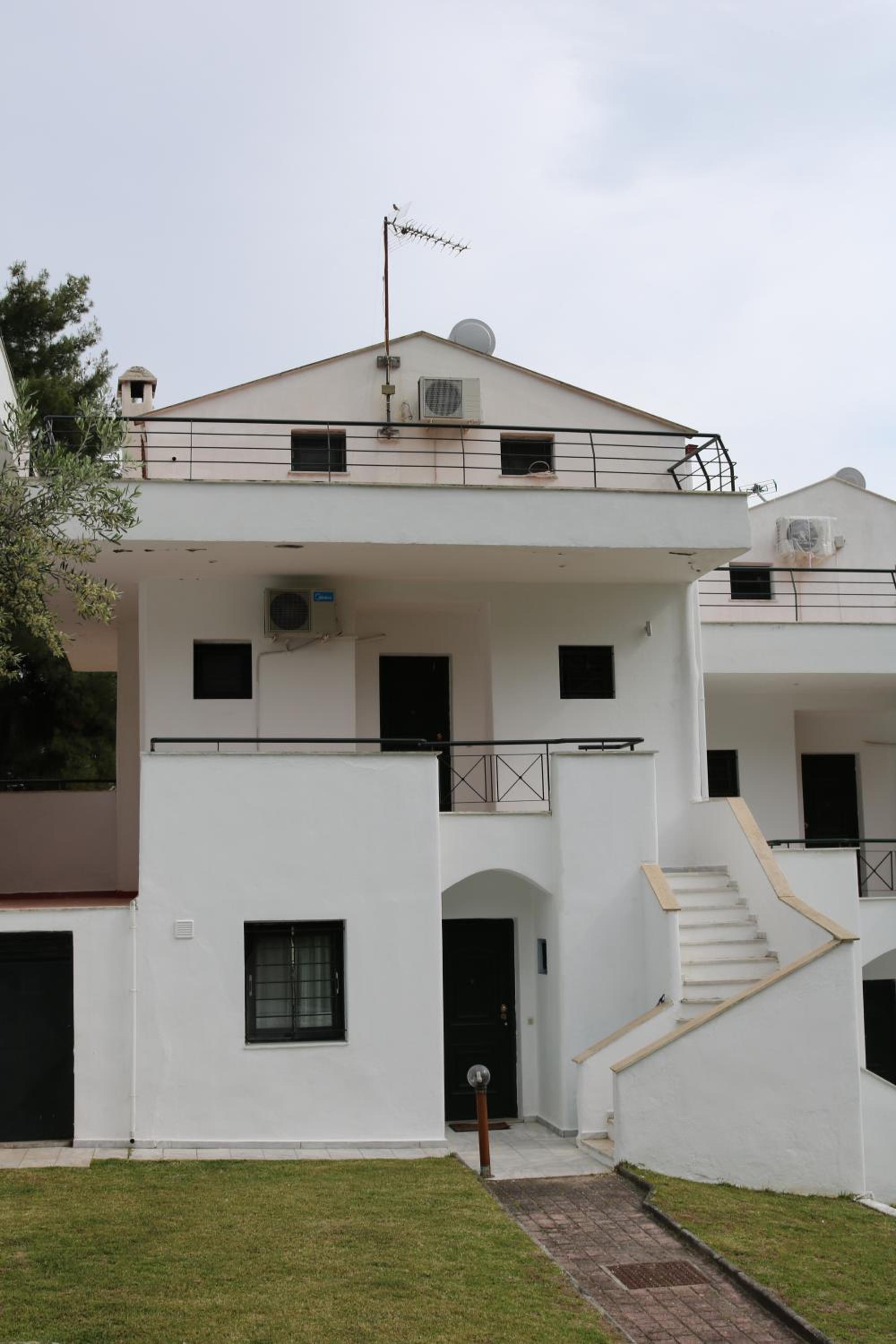 Thea Thalassa 1 view 2